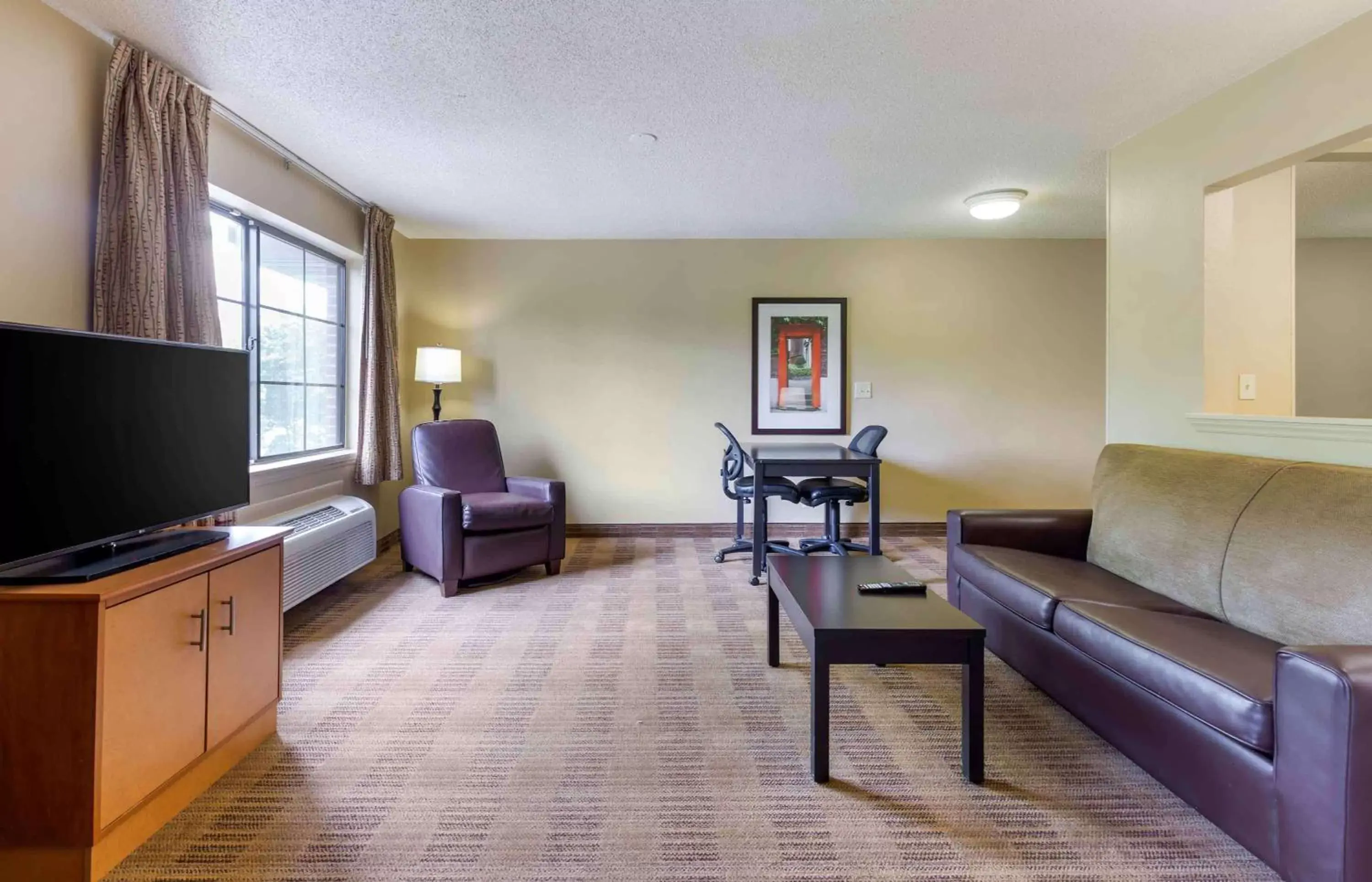 Bedroom, Seating Area in Extended Stay America Select Suites - Raleigh - RTP - 4610 Miami Blvd