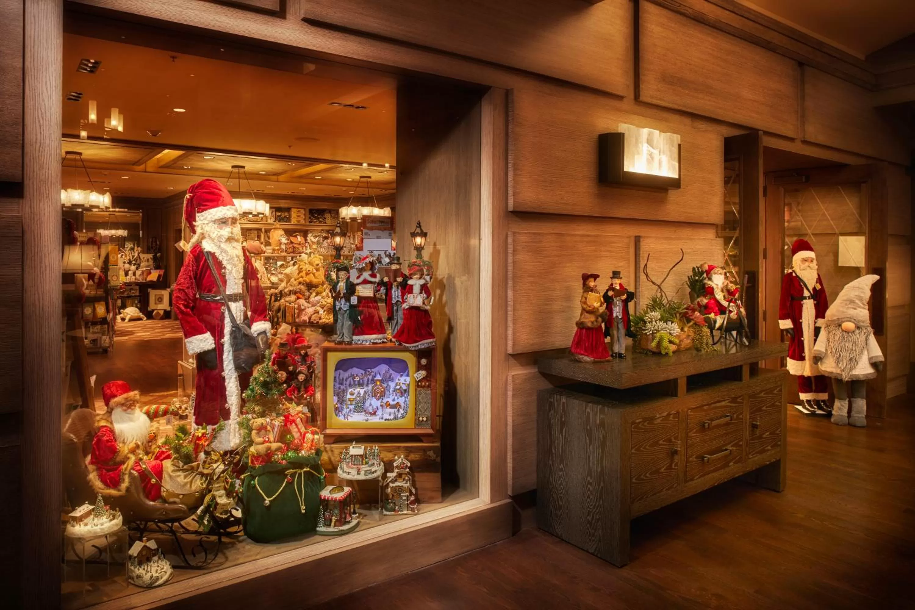 Shopping Area in Little America Hotel Flagstaff