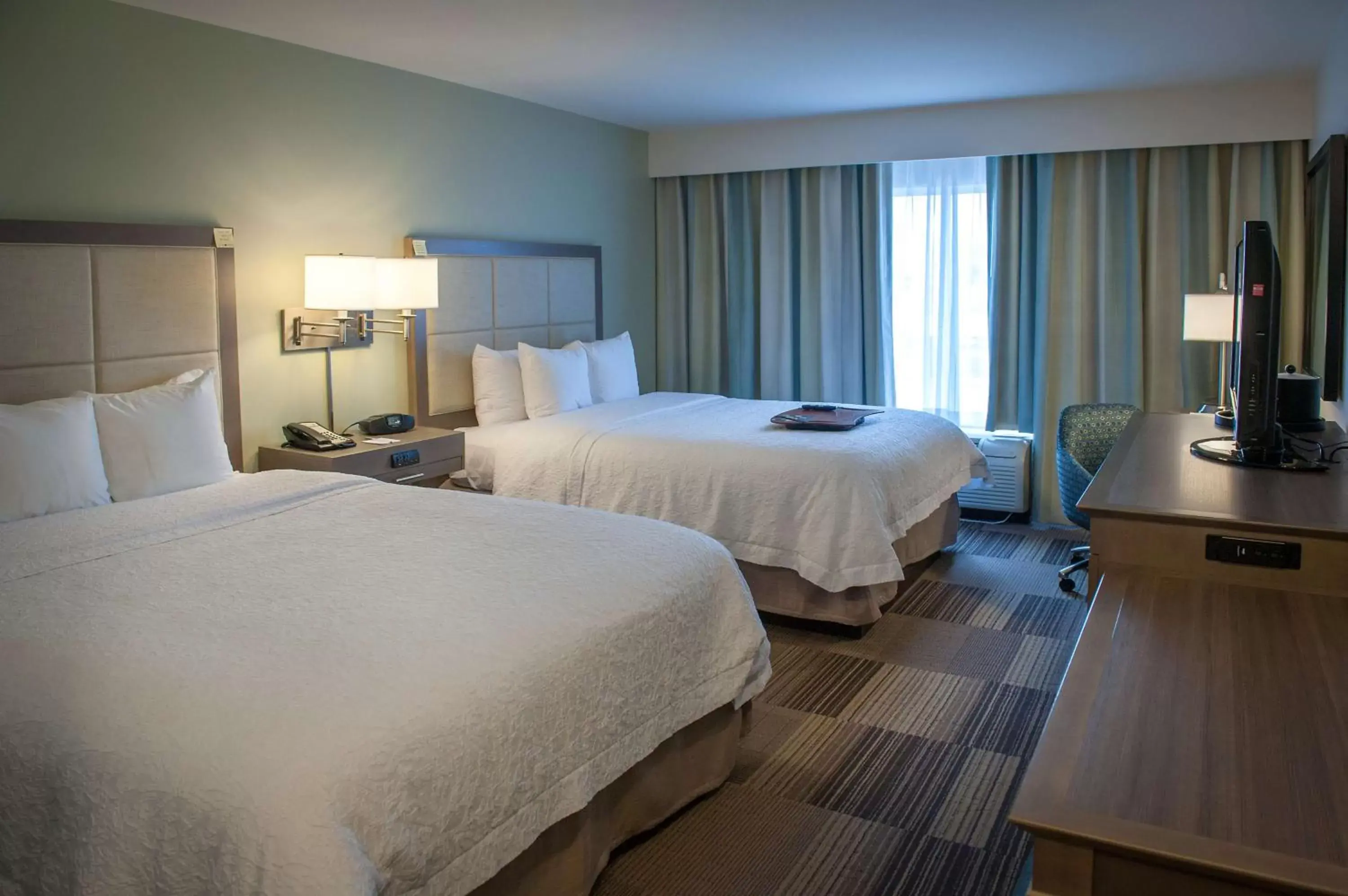 Bed in Hampton Inn & Suites New Orleans/Elmwood
