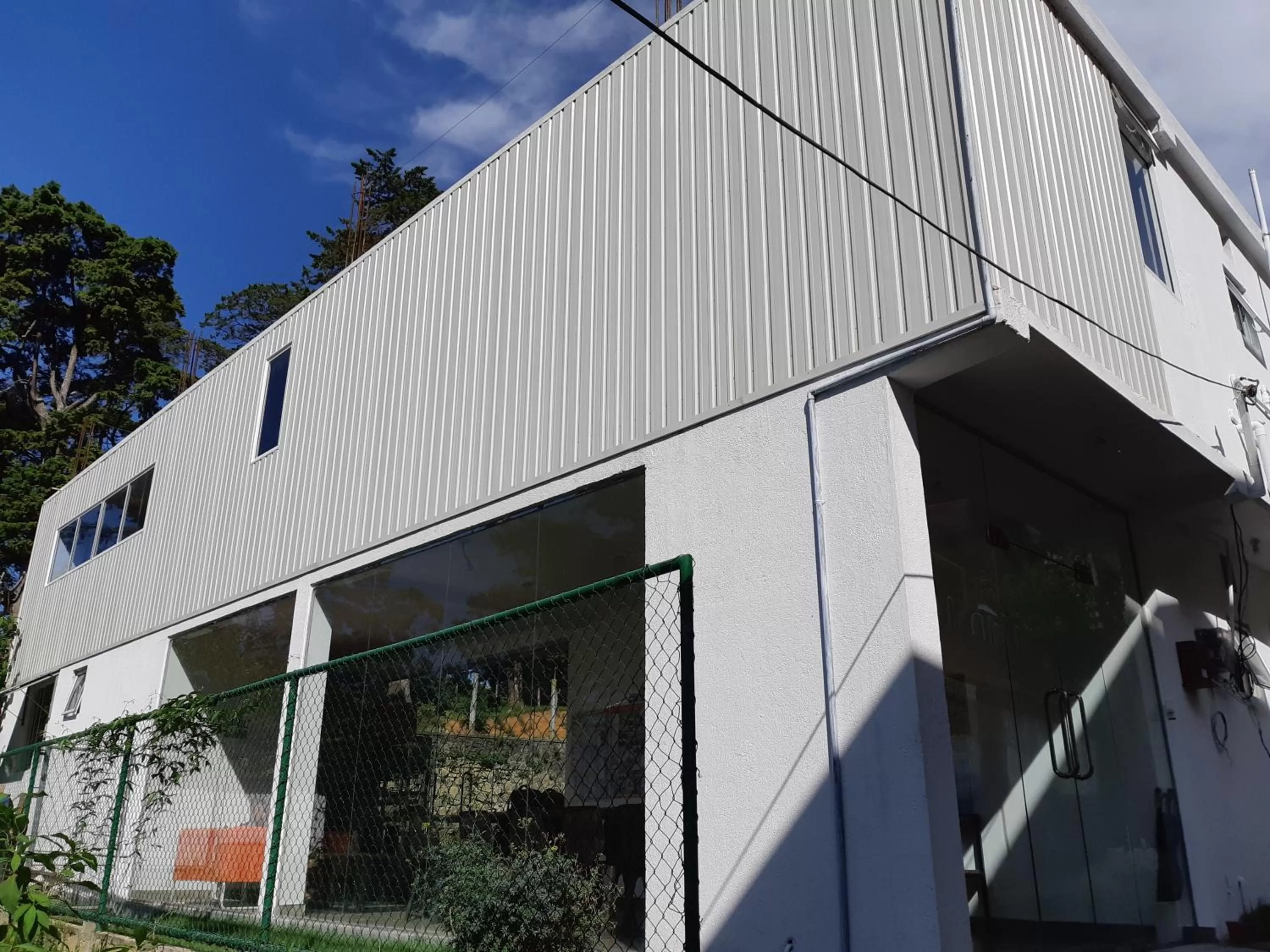 Facade/entrance in Siril Guesthouse Hostel