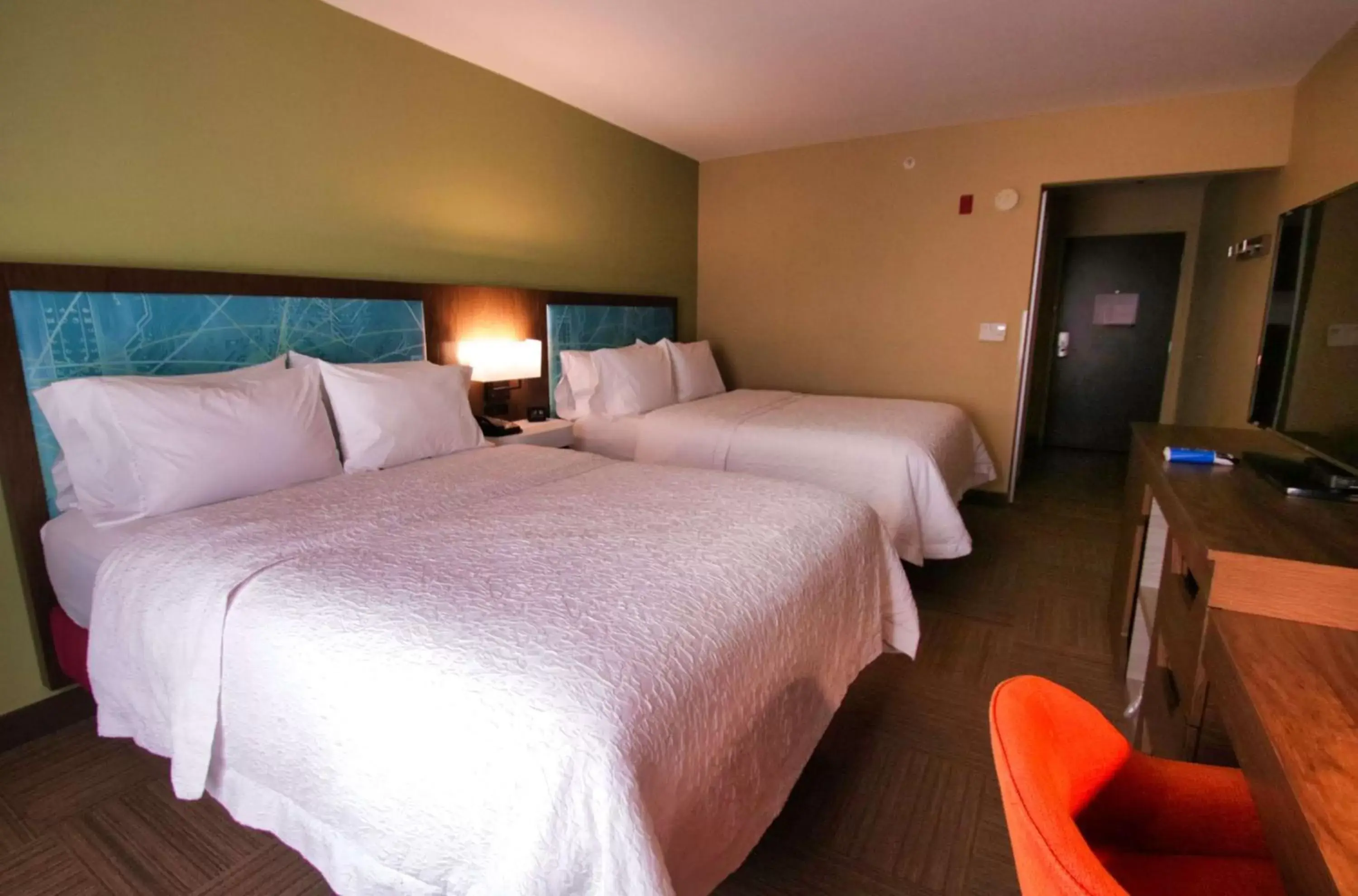 Bedroom, Bed in Hampton Inn & Suites Jacksonville Beach Boulevard/Mayo Clinic