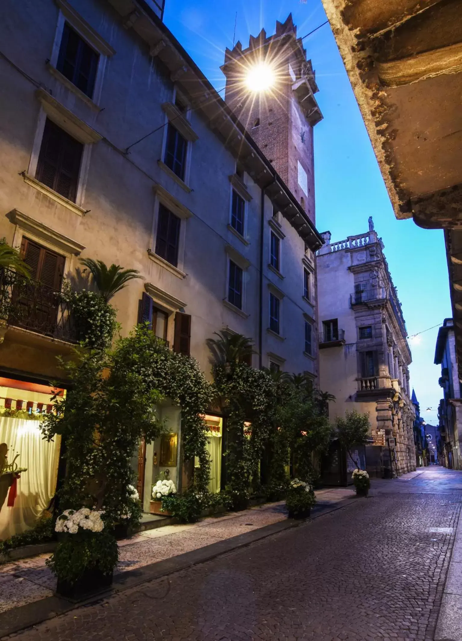 Street view, Property Building in Hotel Gabbia D'Oro