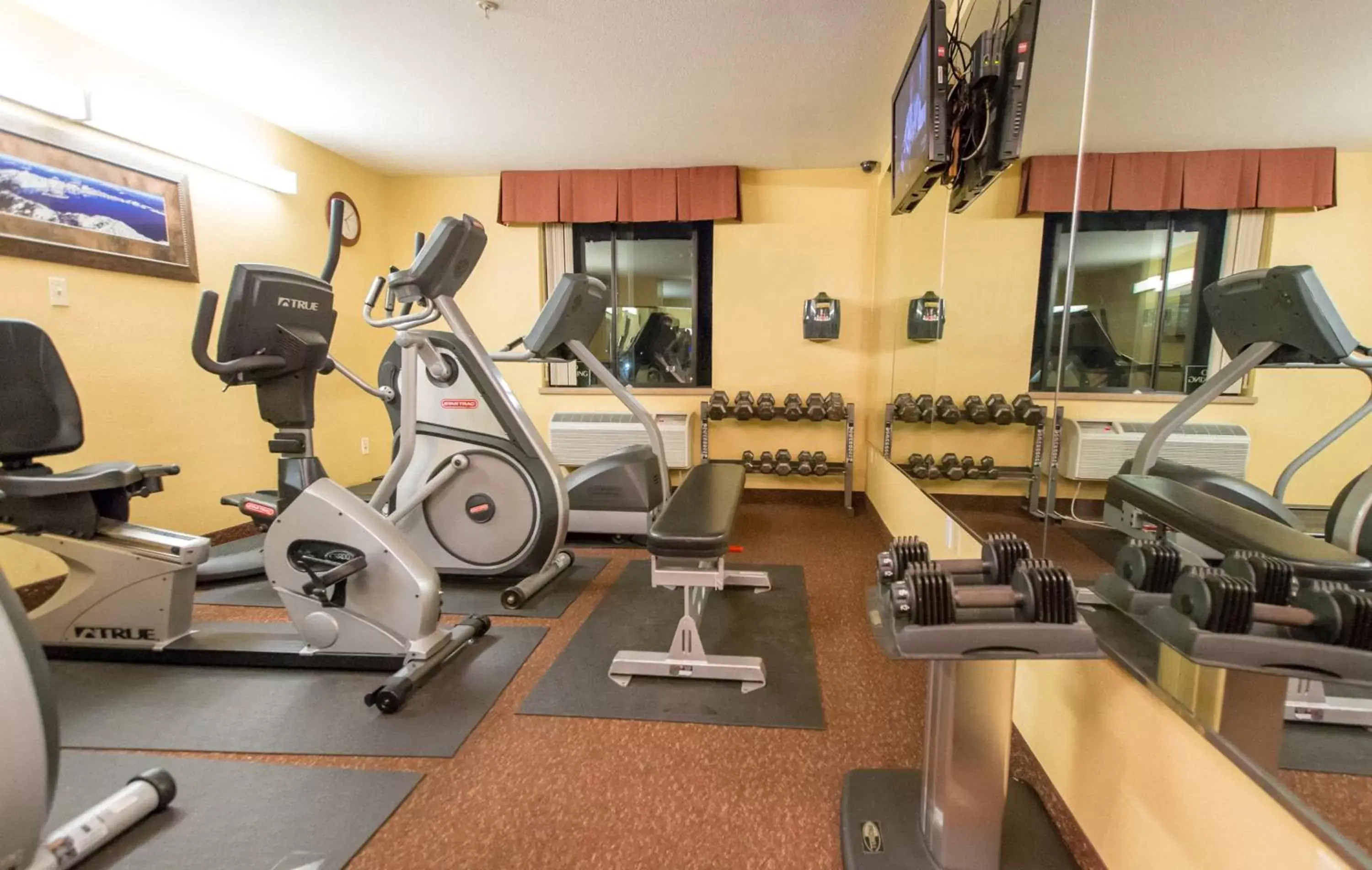 Fitness centre/facilities, Fitness Center/Facilities in The Portlander Inn and Marketplace