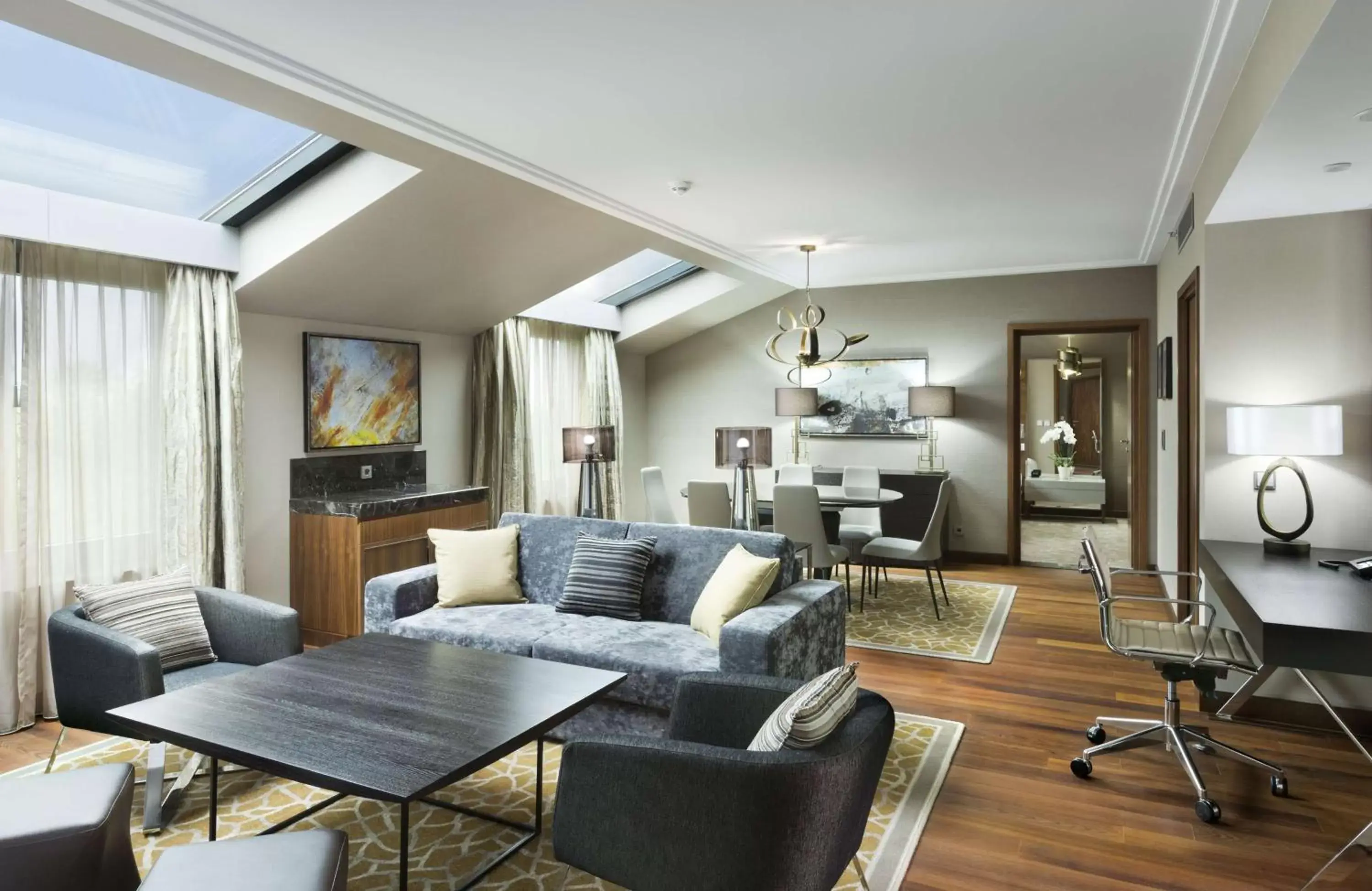 Living room in DoubleTree by Hilton Hotel & Conference Centre Warsaw Living room in DoubleTree by Hilton Hotel & Conference Centre Warsaw