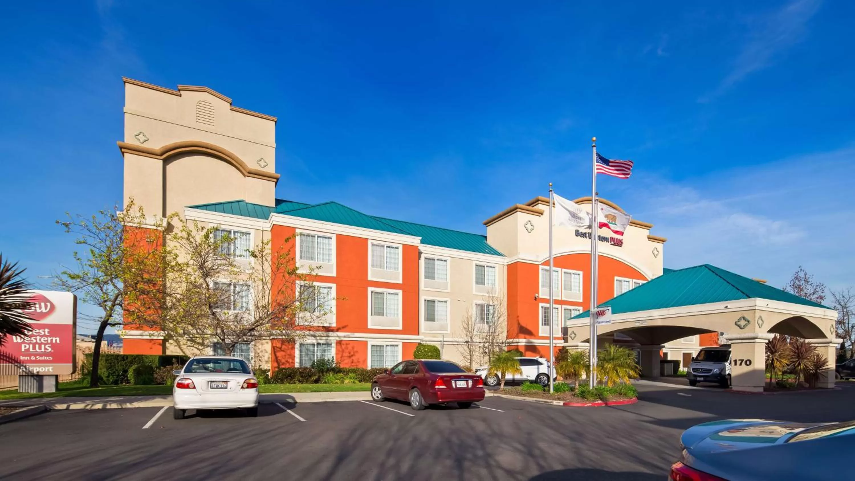 Property Building in Best Western Airport Inn & Suites Oakland