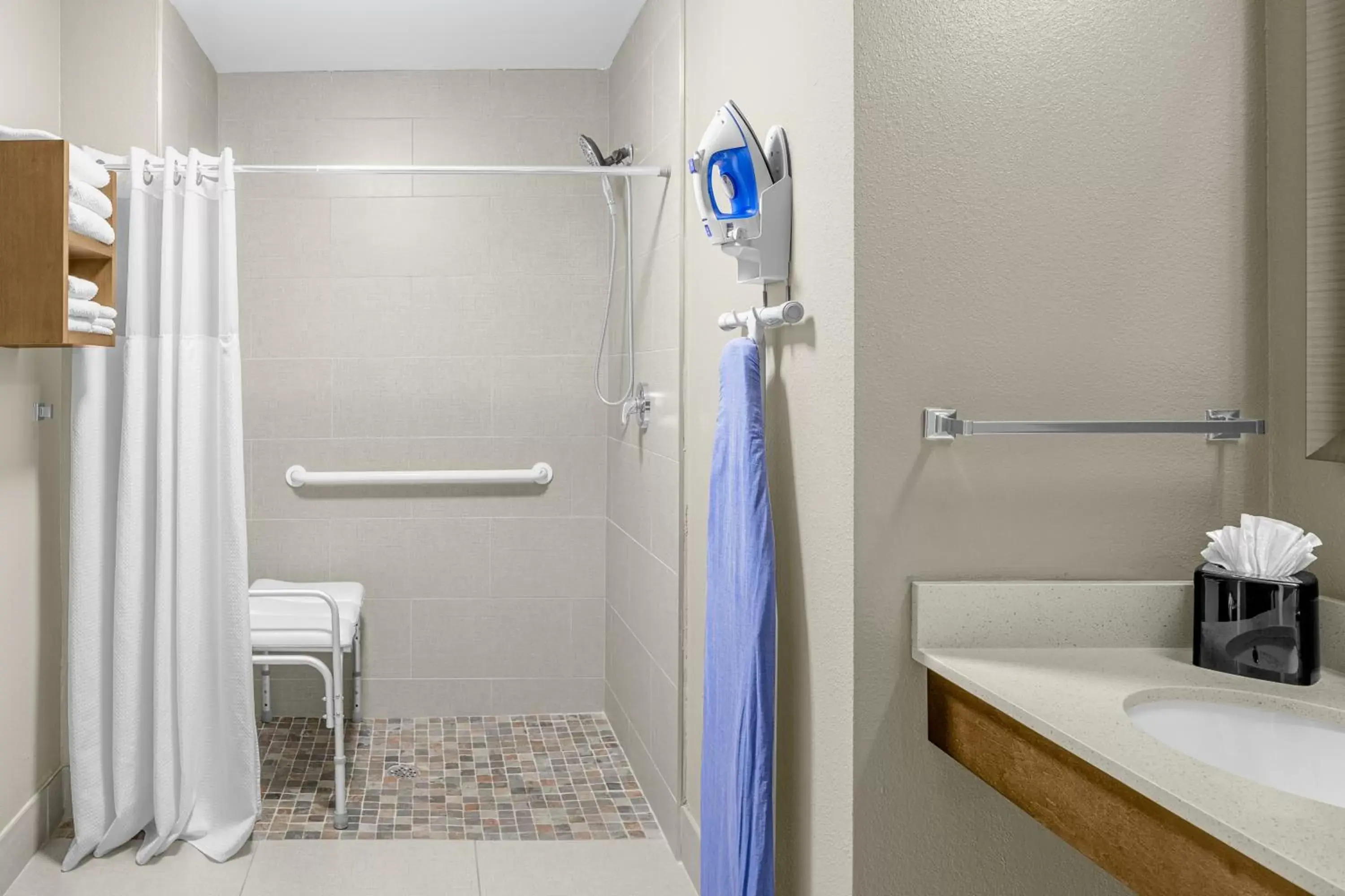 Photo of the whole room, Bathroom in Staybridge Suites Chattanooga-Hamilton Place, an IHG Hotel