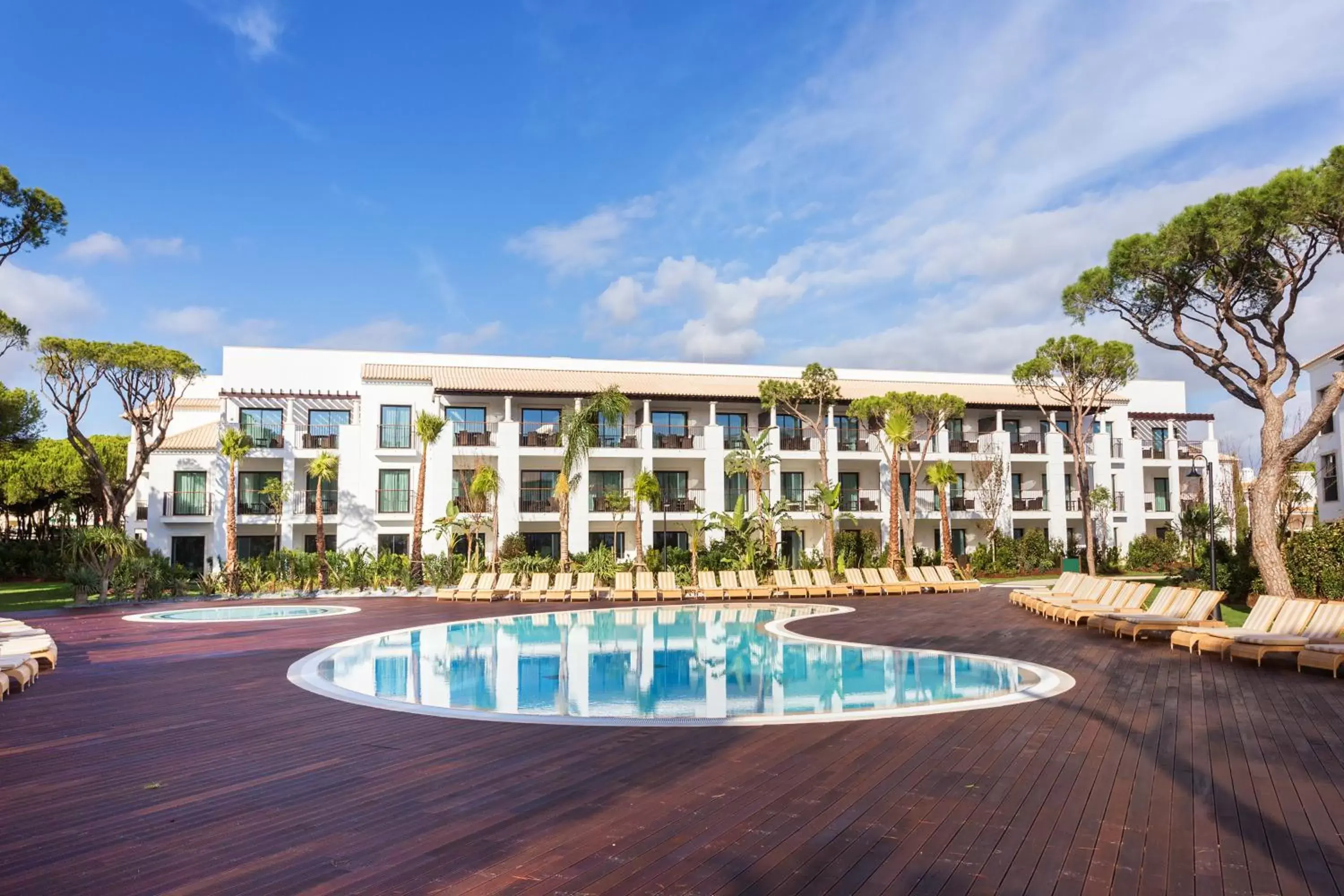 Property building in Pine Cliffs Gardens Property building in Pine Cliffs Gardens