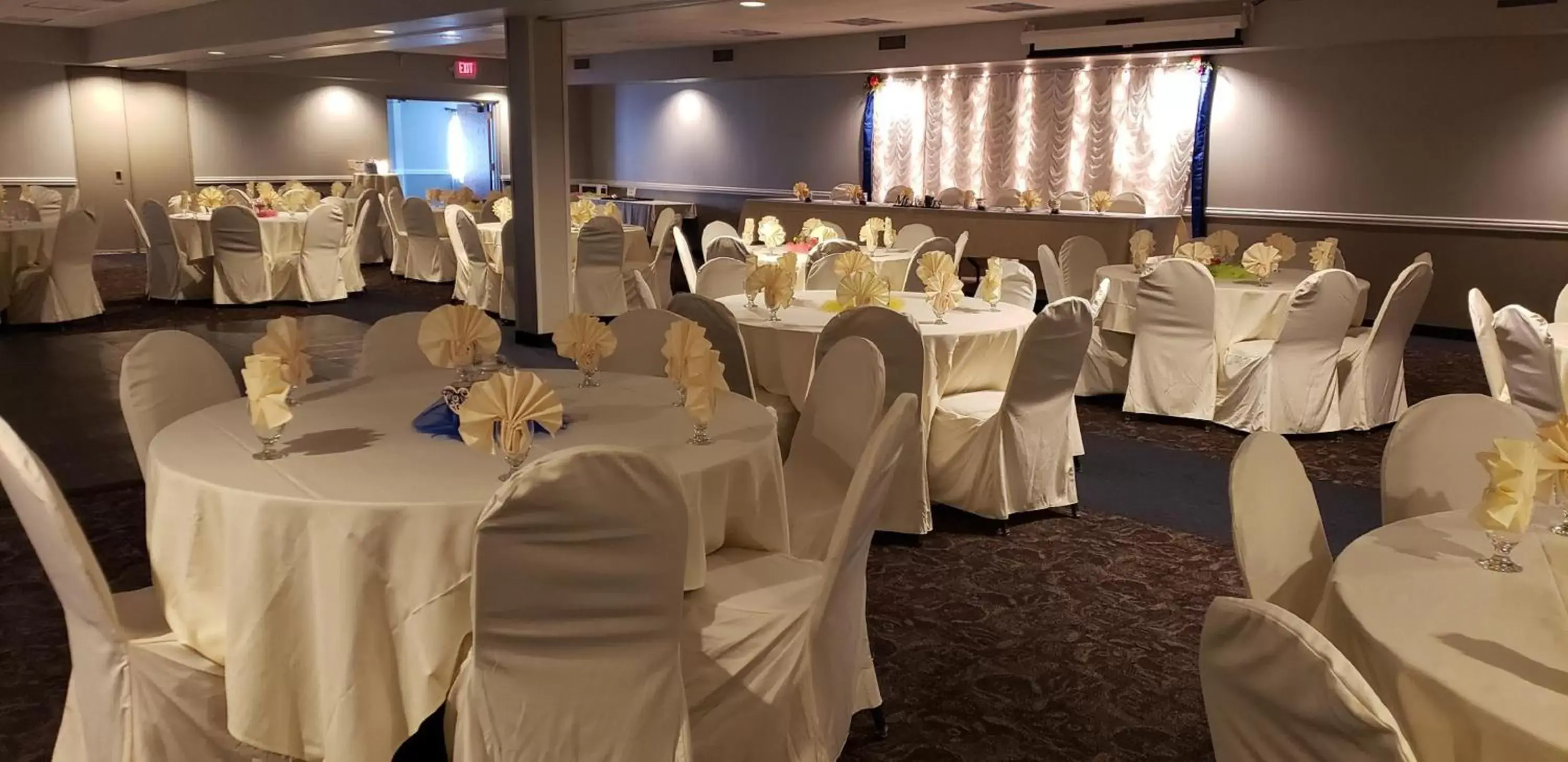 Banquet/Function facilities, Banquet Facilities in AmericInn by Wyndham Mankato Event Center near MSU