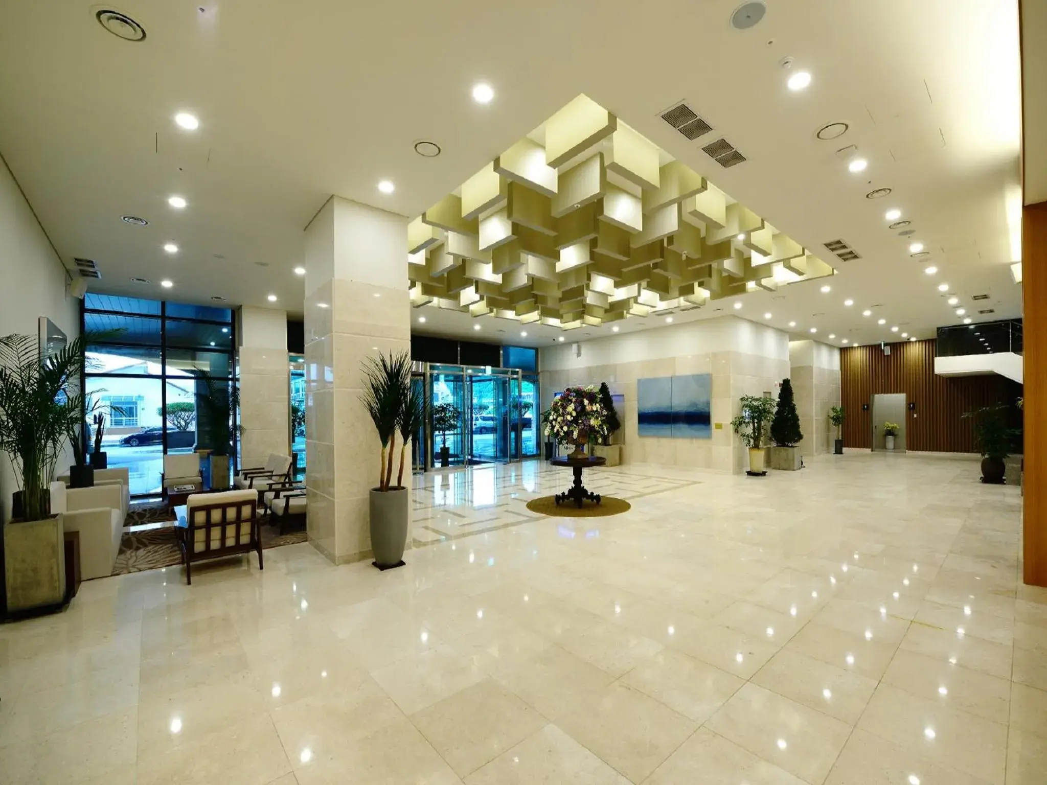 Communal lounge/ TV room, Lobby/Reception in Ramada Gangwon Sokcho