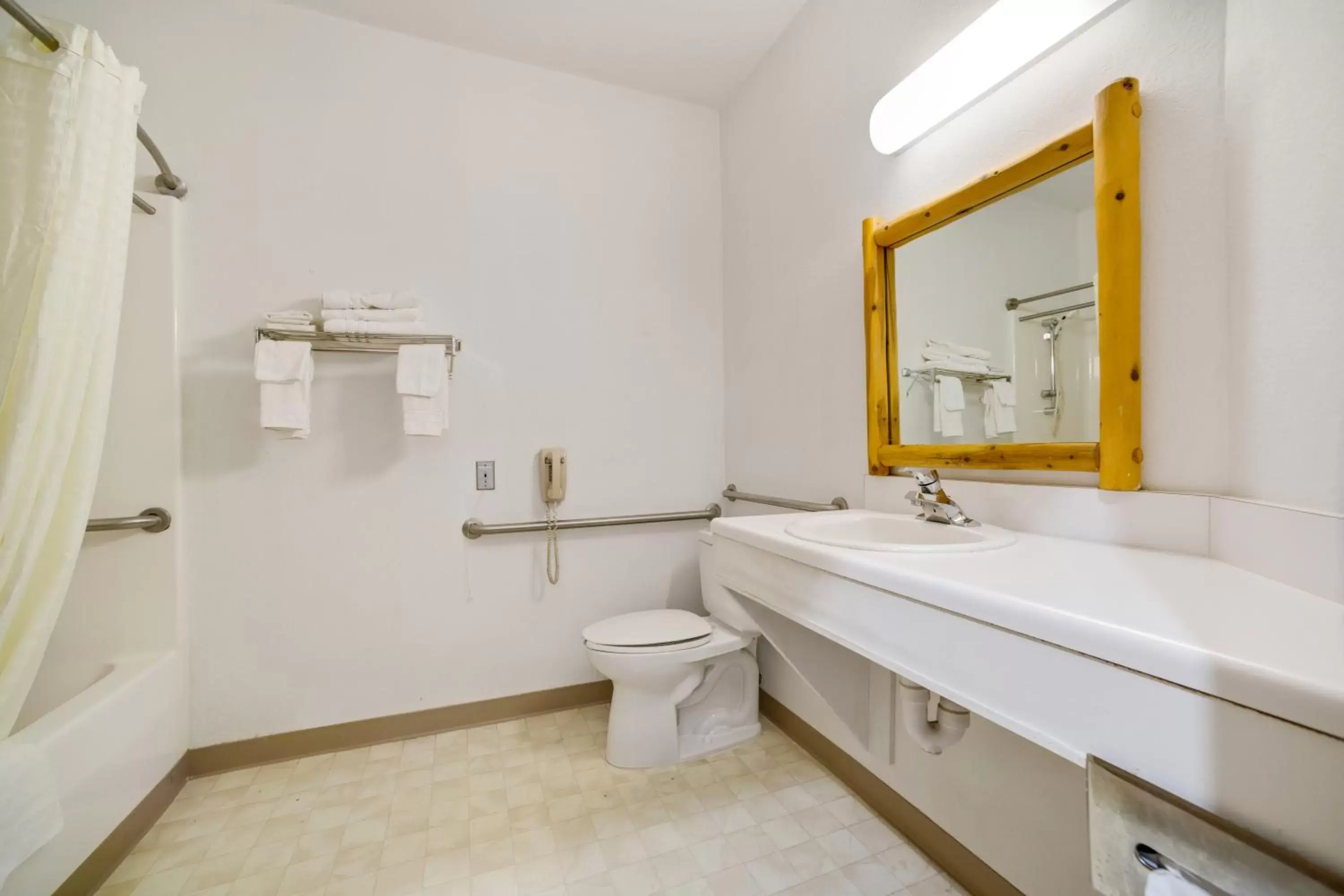 Toilet, Bathroom in Knights Inn New Florence