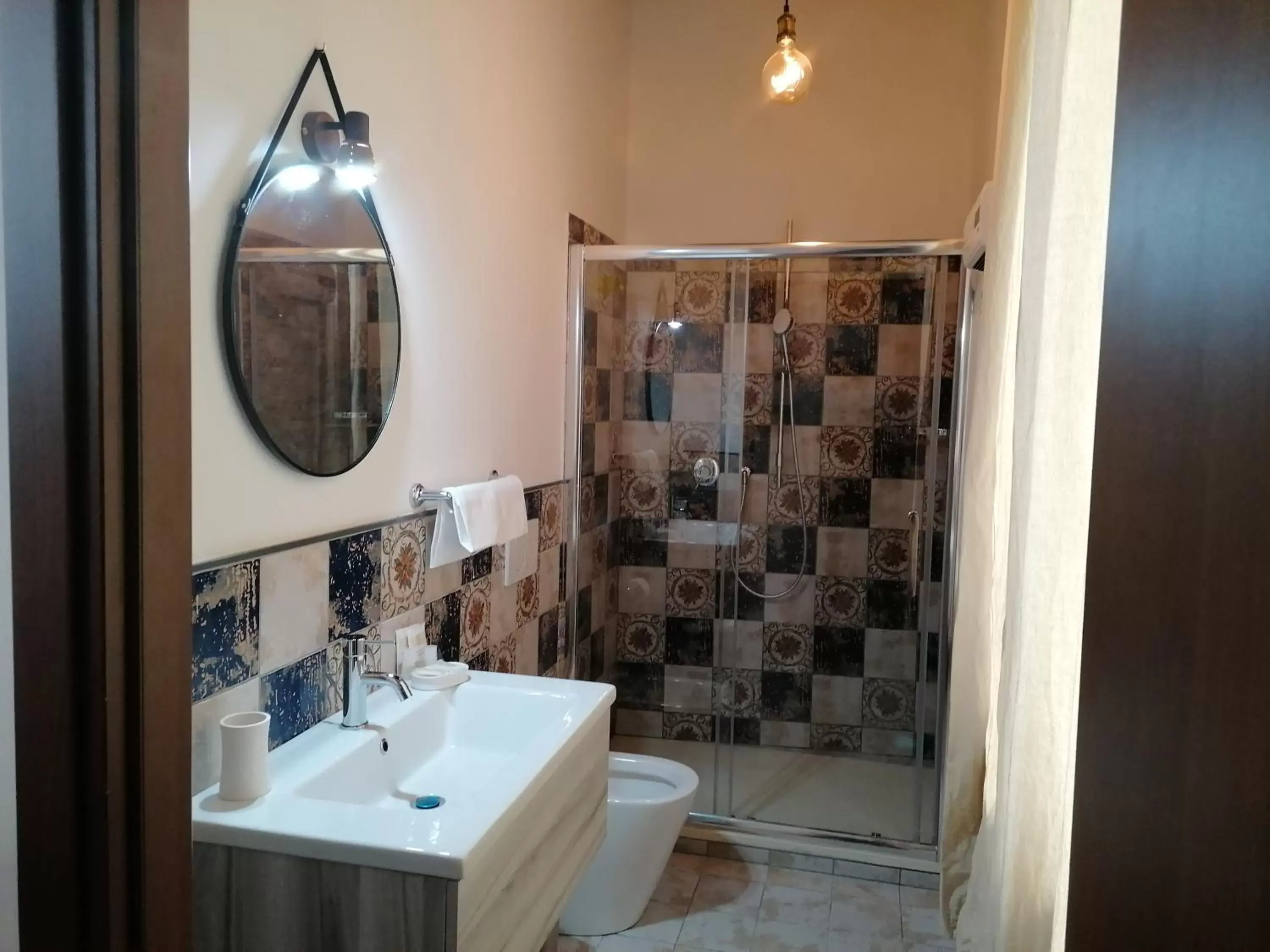 Bathroom in Cicerone Guest House