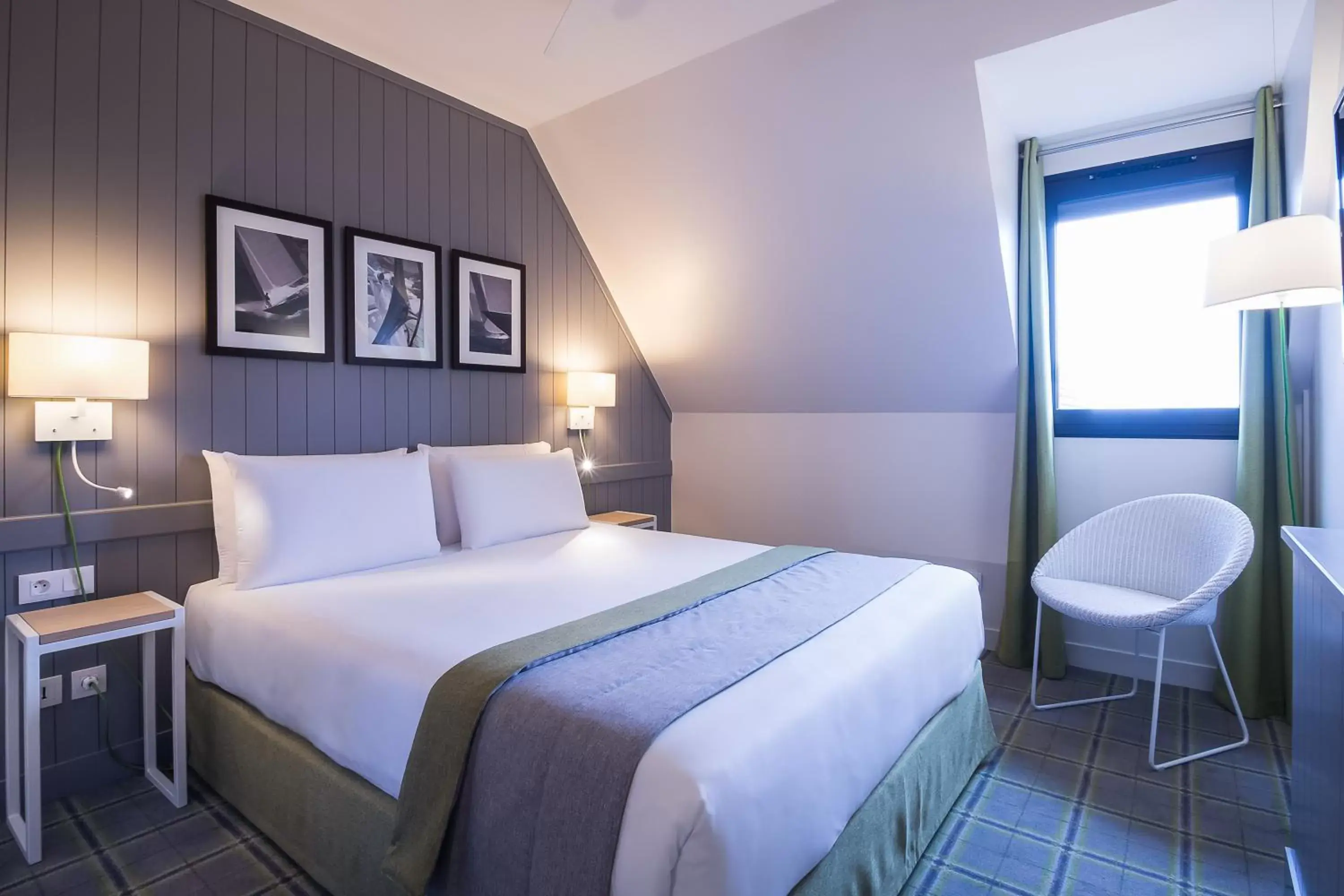 Bedroom, Room Photo in Mercure Deauville Centre