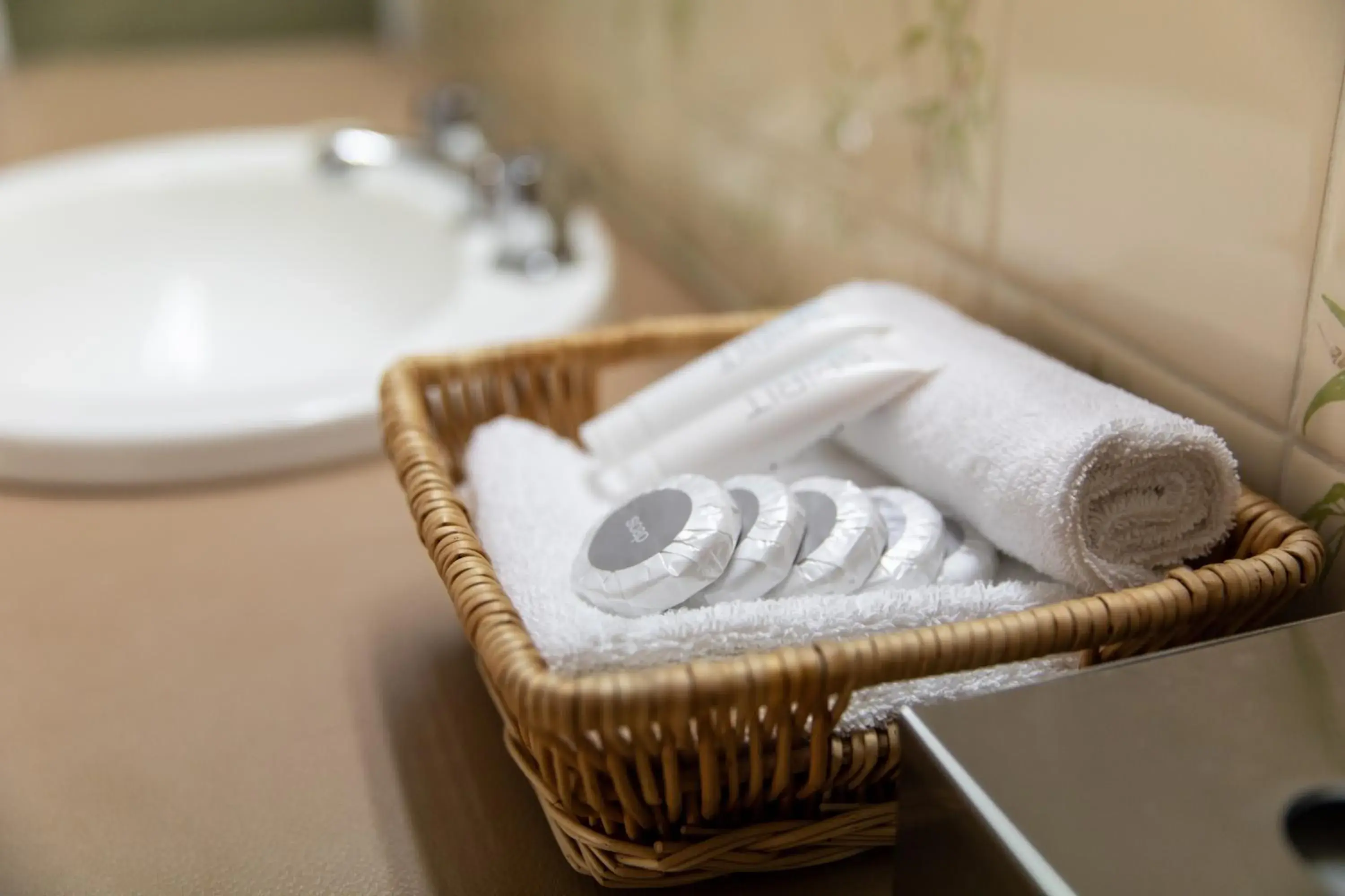 Bathroom in Lantern Motor Inn