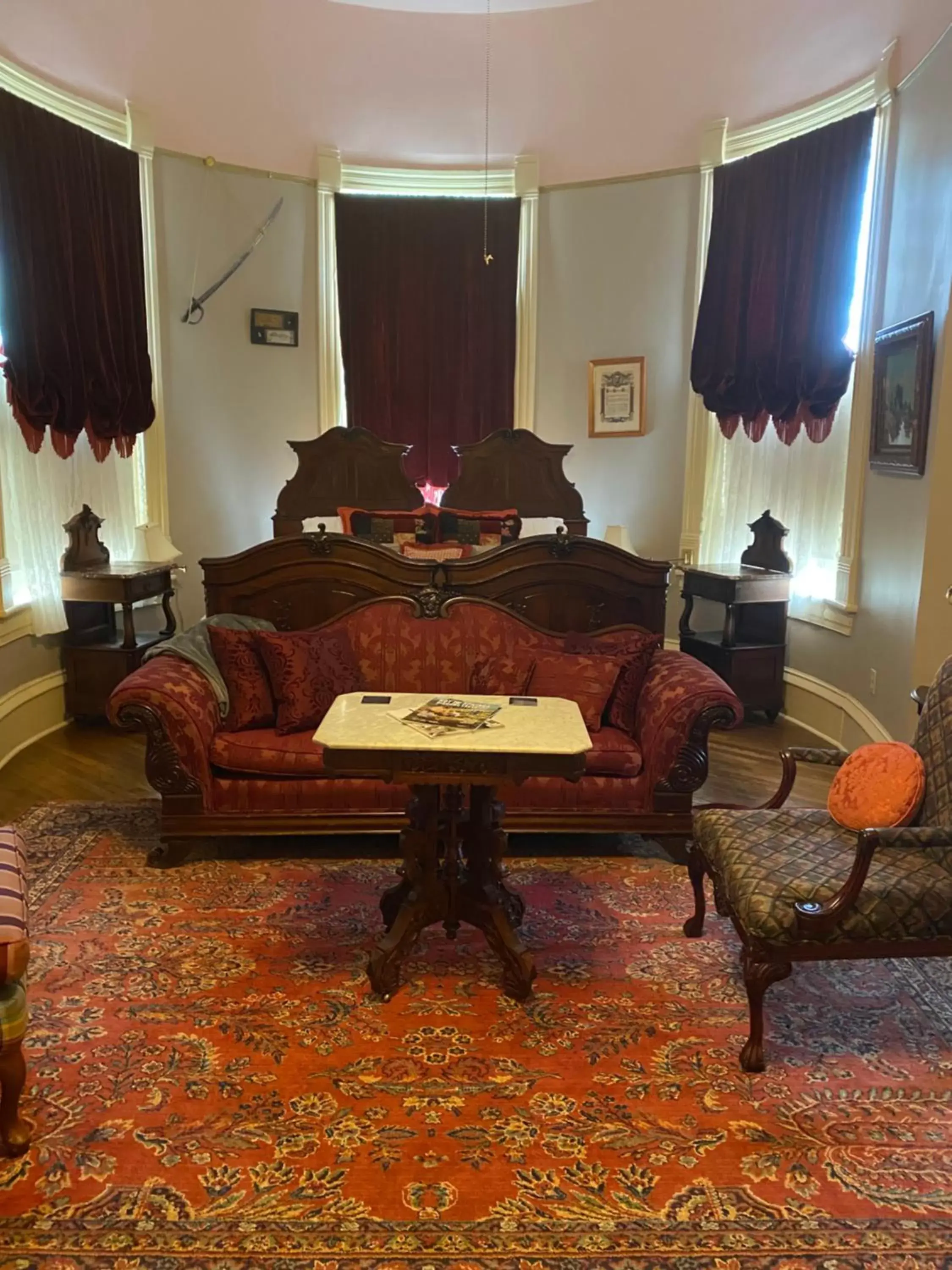 Bedroom, Seating Area in The Empress of Little Rock