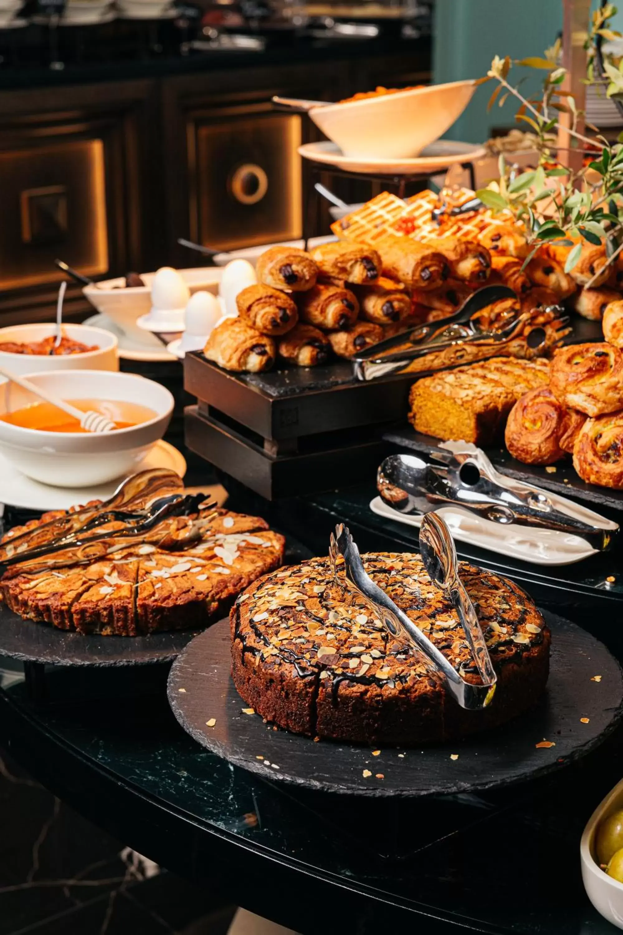 Restaurant/places to eat in Paris Hotel Yerevan Restaurant/places to eat in Paris Hotel Yerevan