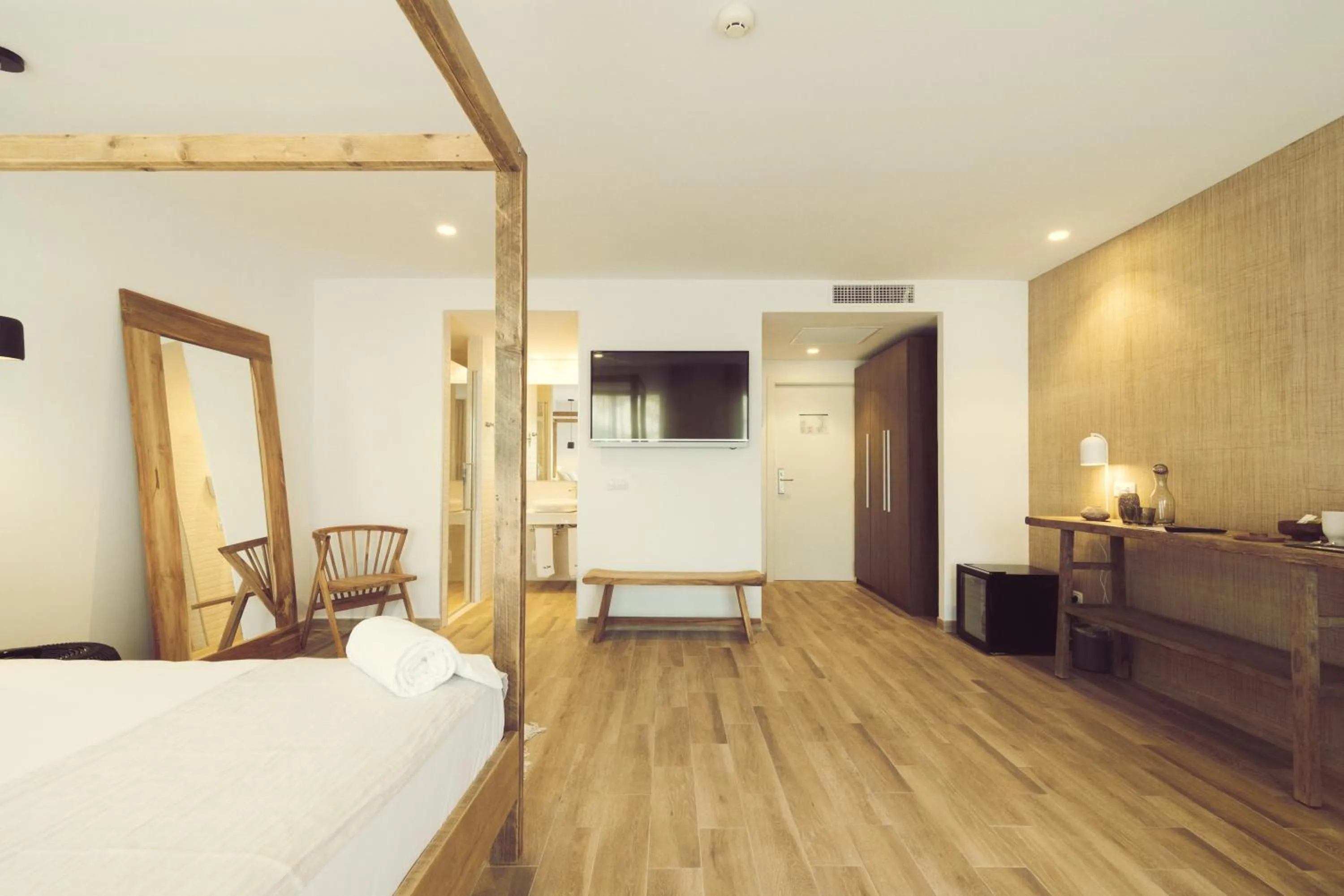 TV and multimedia, Bed in ICON Valparaiso - Adults Only