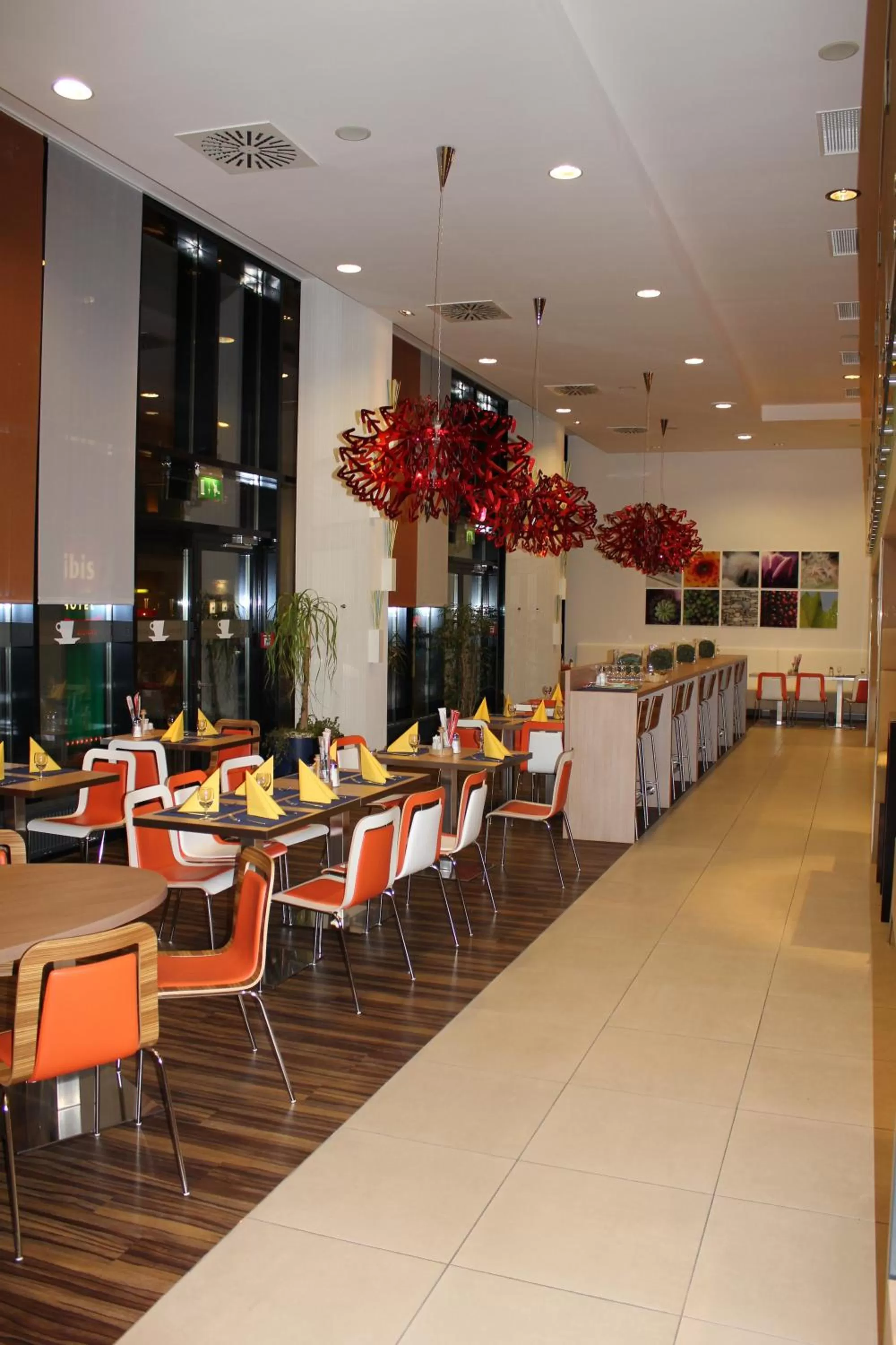 Restaurant/places to eat in Ibis Wien Messe