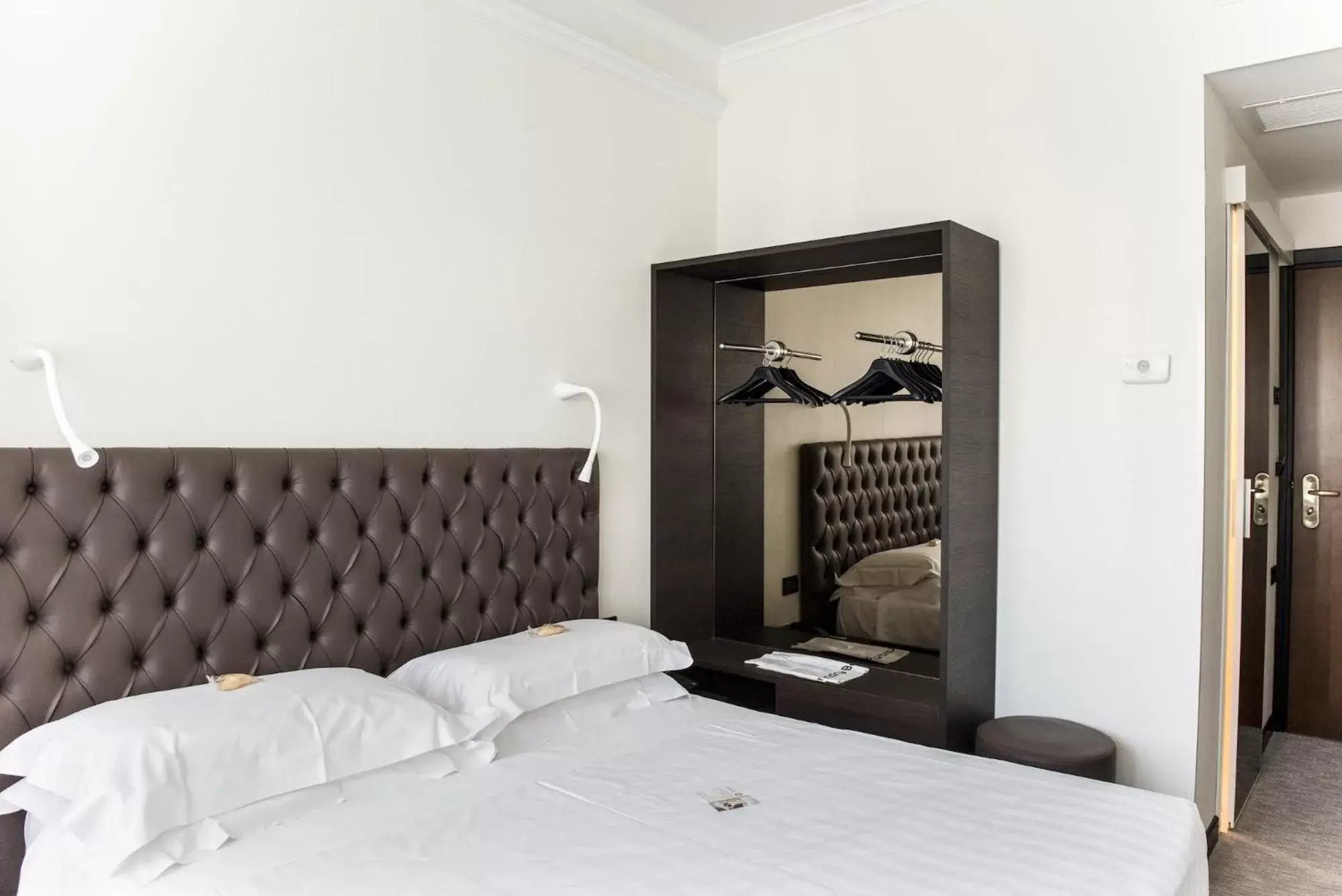 Bedroom, Bed in Hotel Plaza Bedroom, Bed in Hotel Plaza