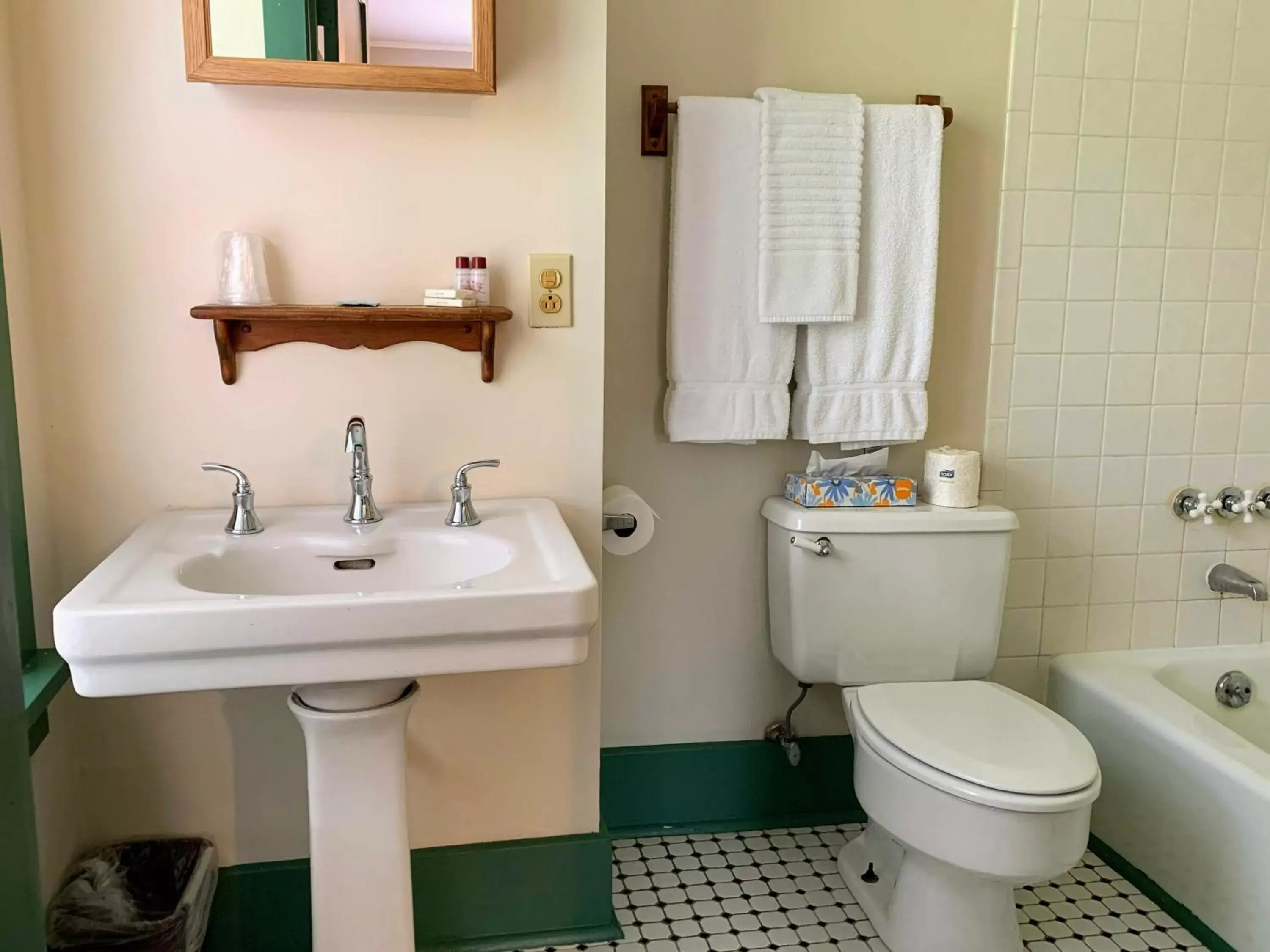 Bathroom in Gordon Beach Inn