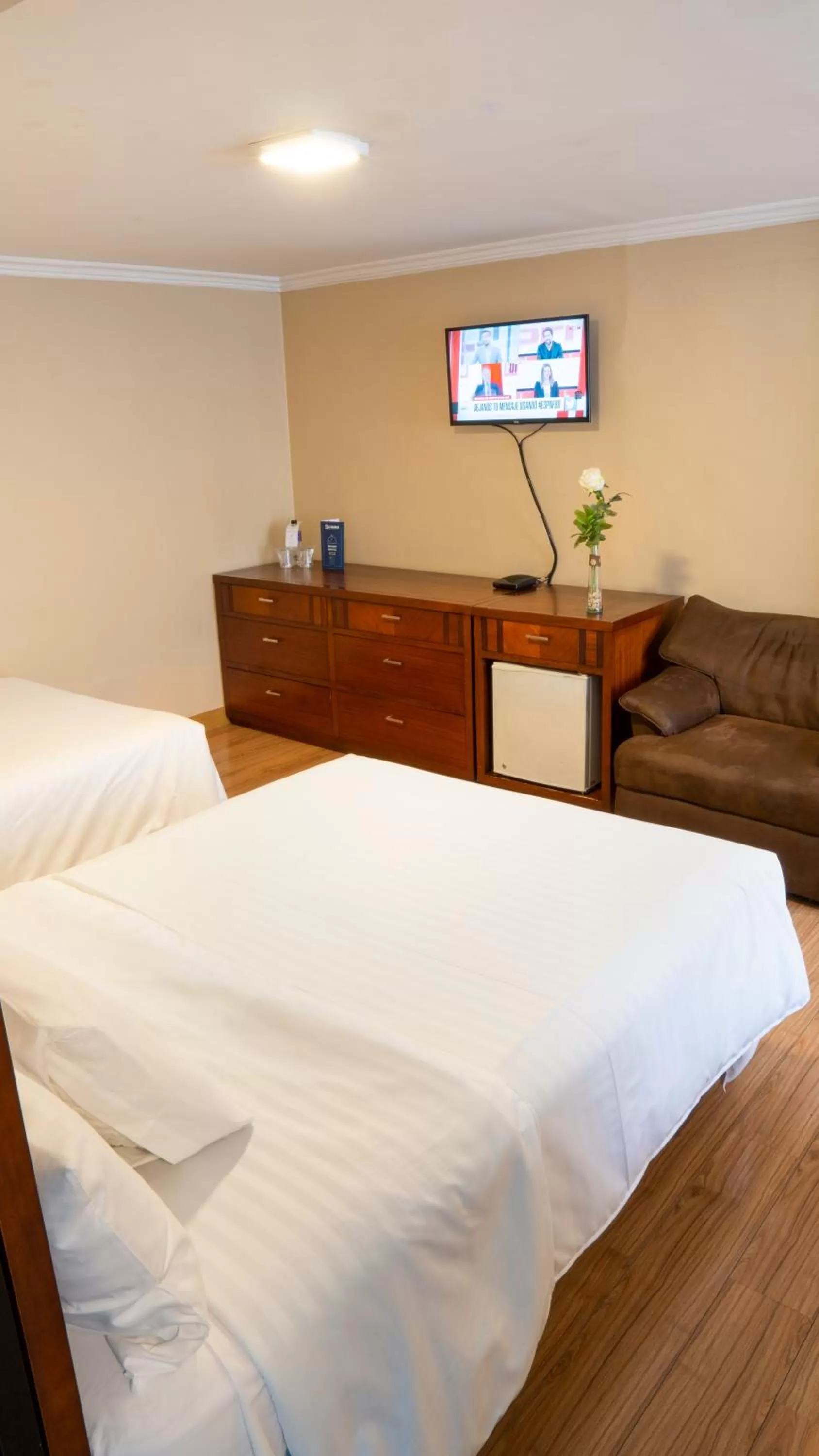 Property building, Bed in Fenix Hotel