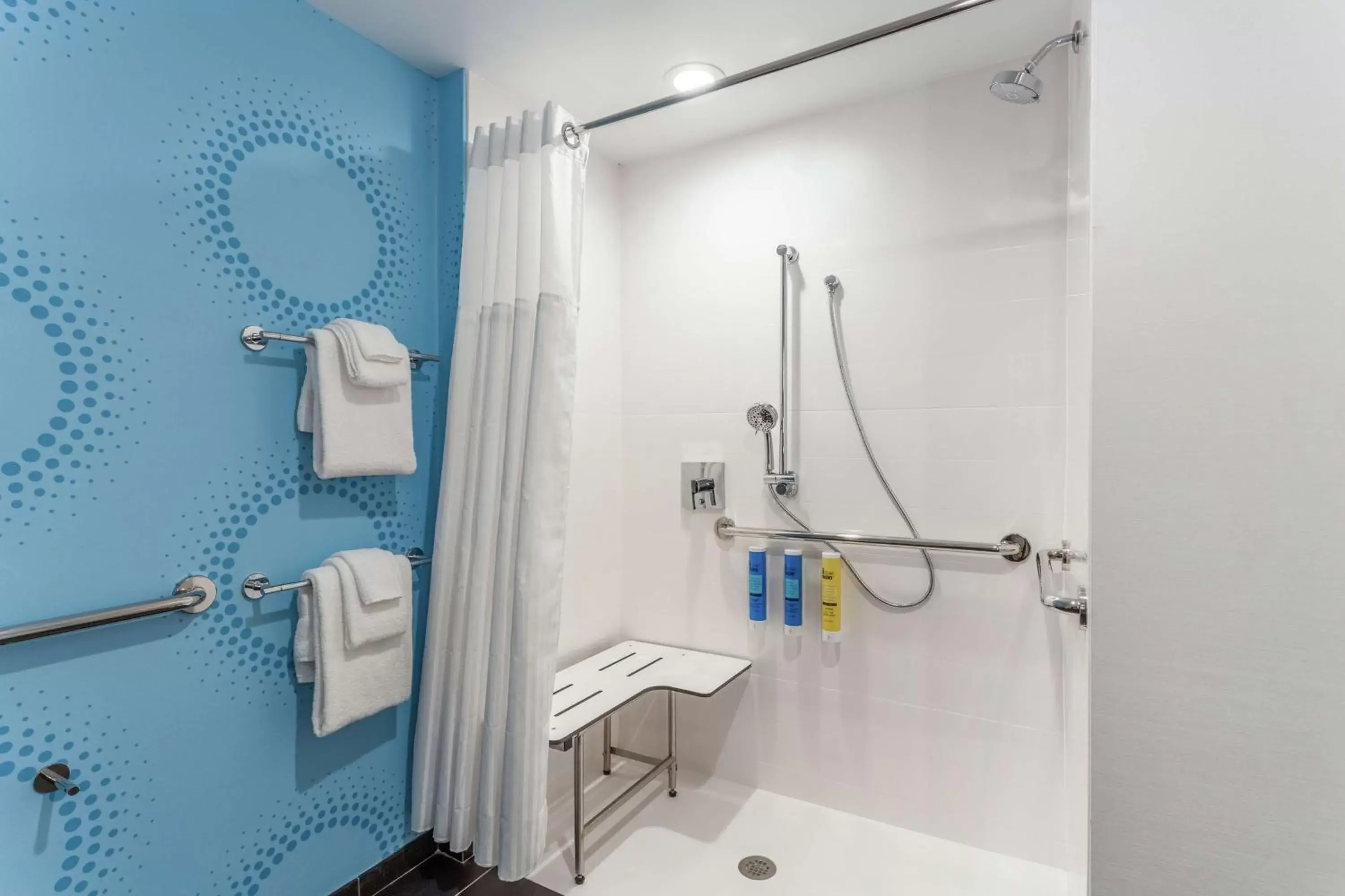 Bathroom in Tru By Hilton Binghamton Vestal