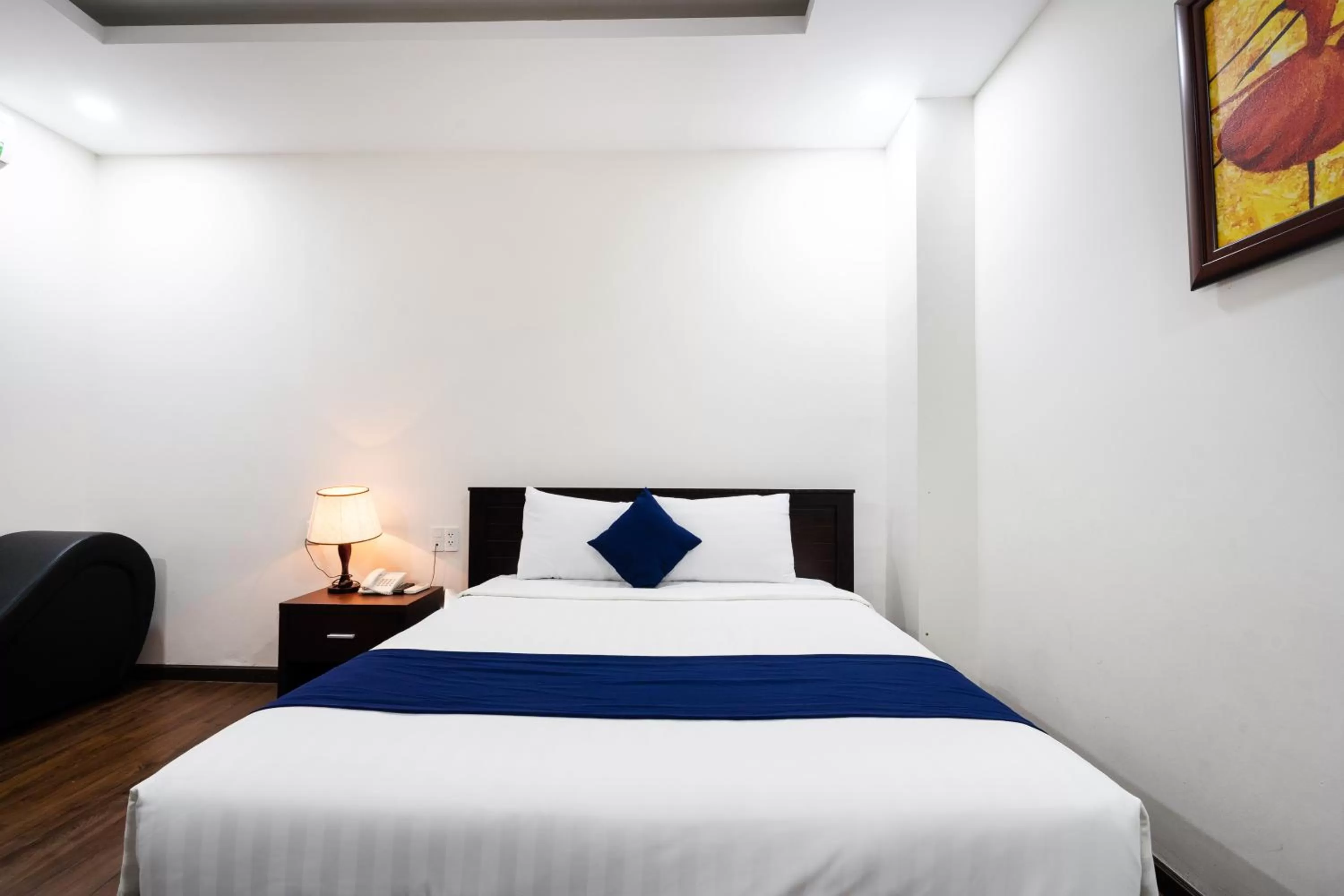 Bed in Central Hotel by Joi Hospitality