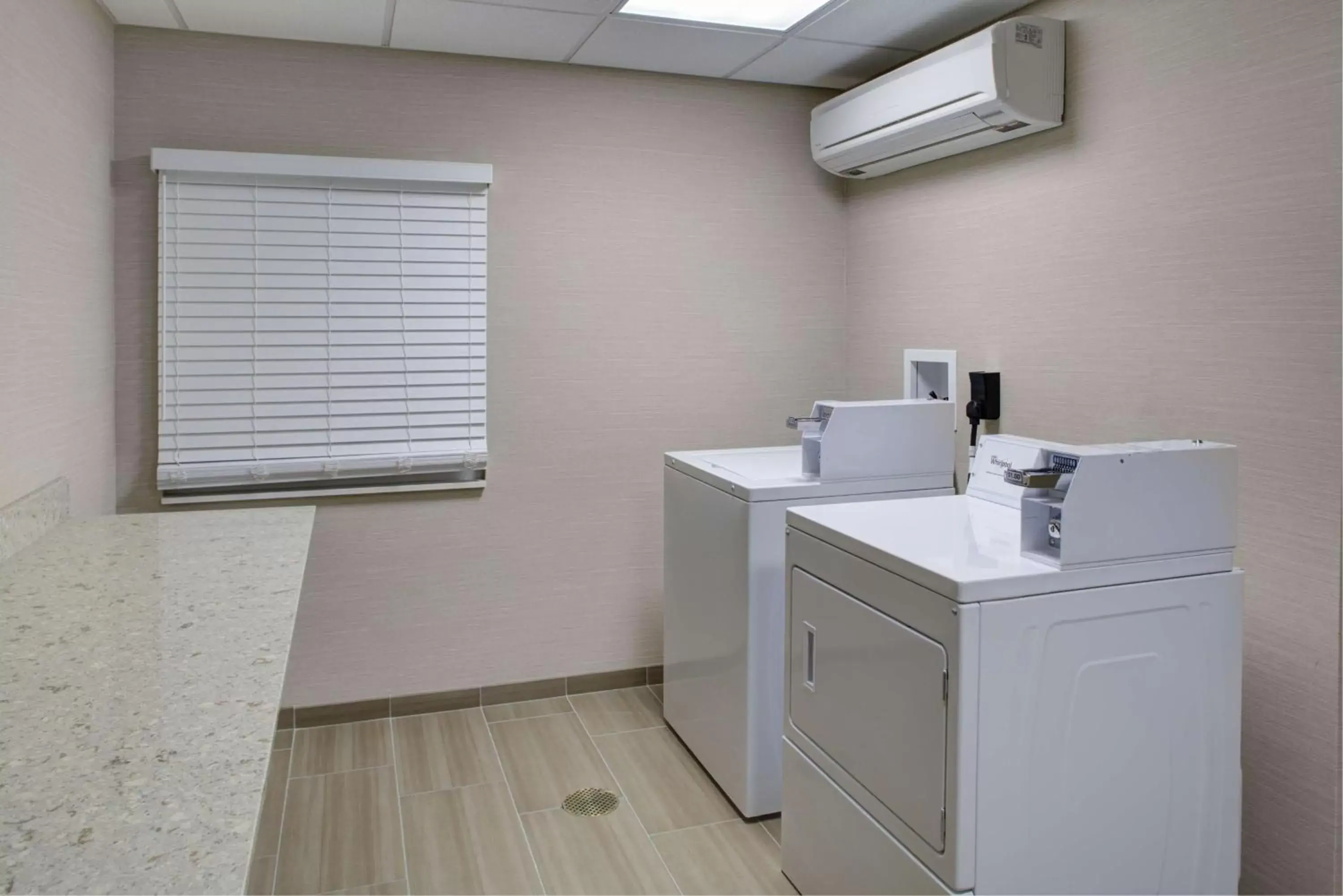 Property building in Hampton Inn & Suites Manchester, Vt Property building in Hampton Inn & Suites Manchester, Vt