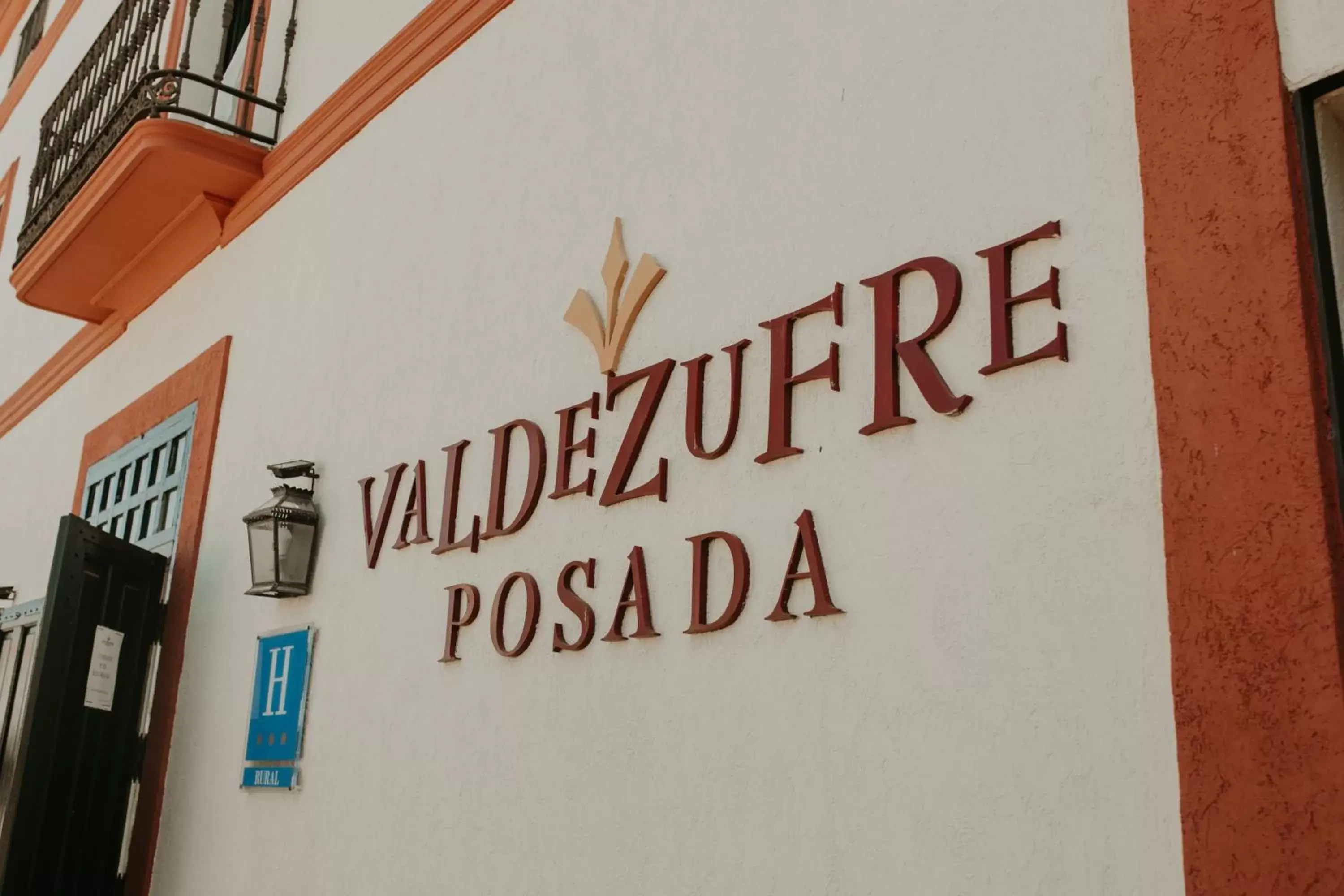 Property Logo/Sign in Hotel Posada de Valdezufre