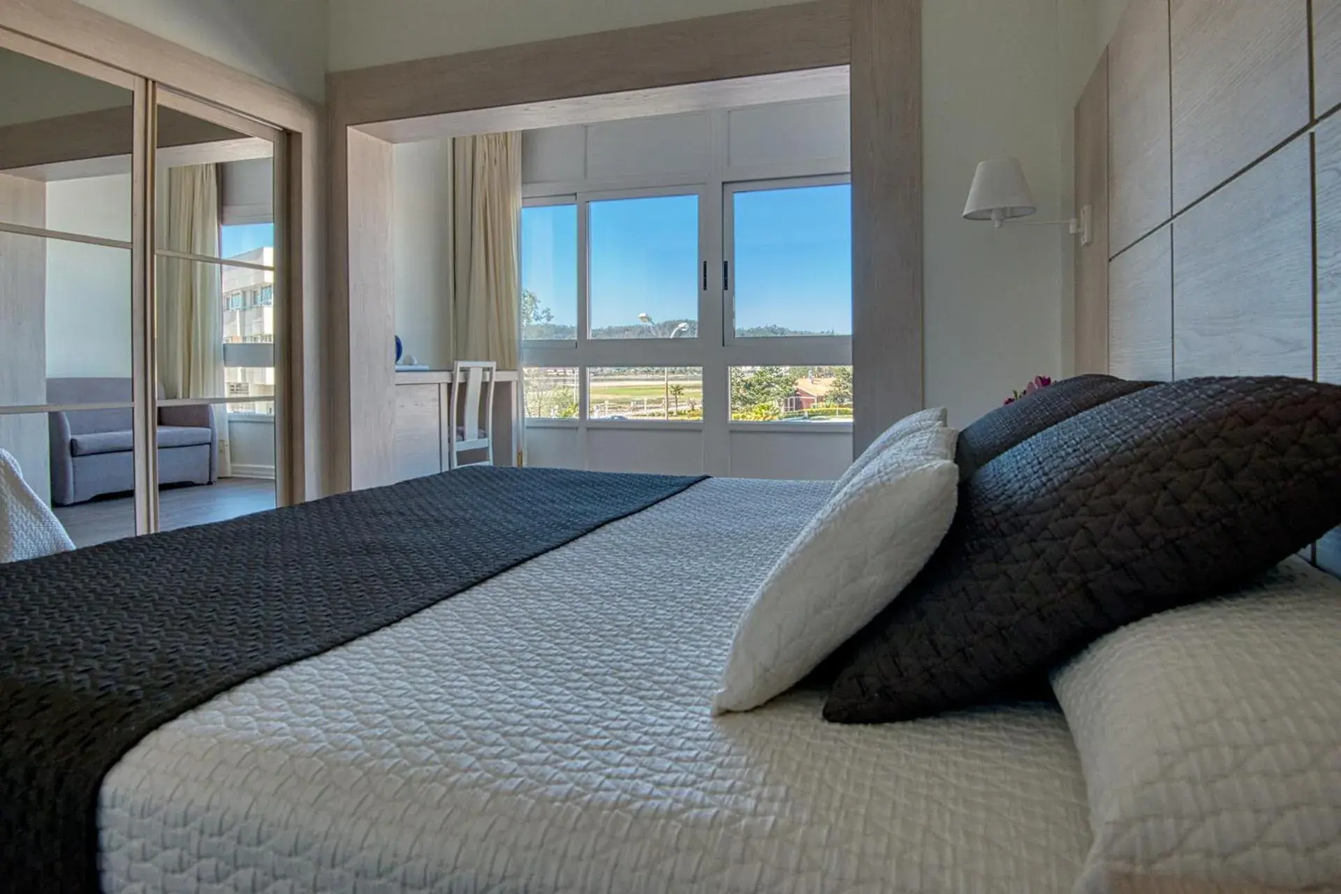 Photo of the whole room, Bed in Hotel Talaso Louxo La Toja