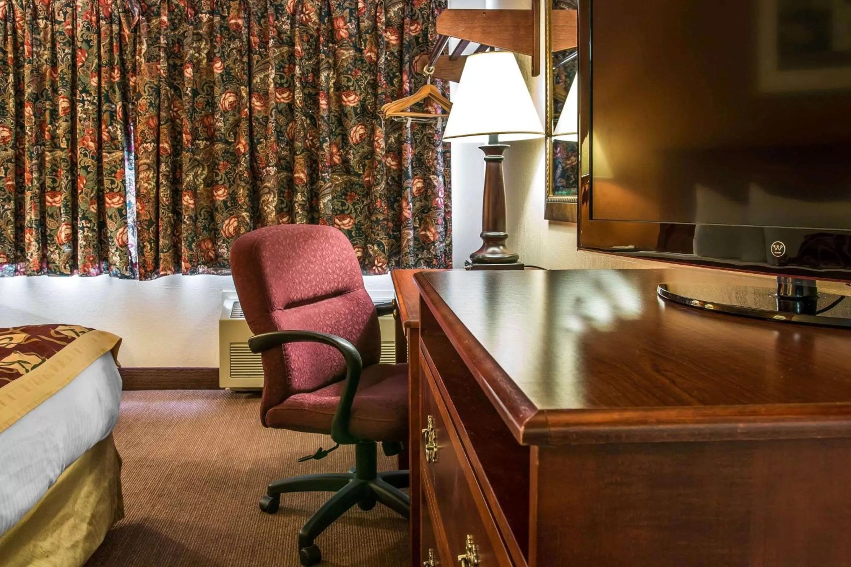 Photo of the whole room in Rodeway Inn Muskegon Airport