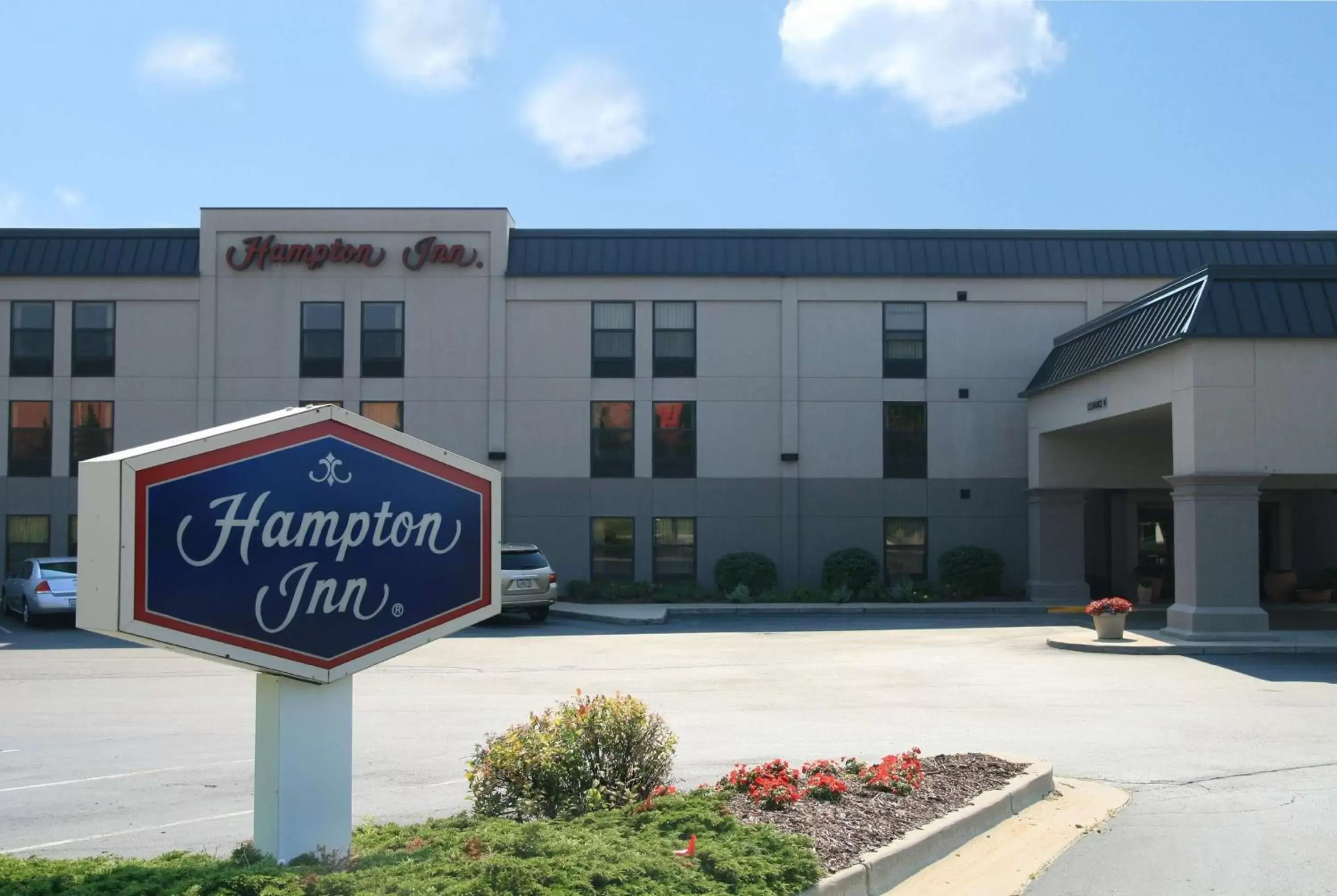 Property Building in Hampton Inn Grand Rapids/North