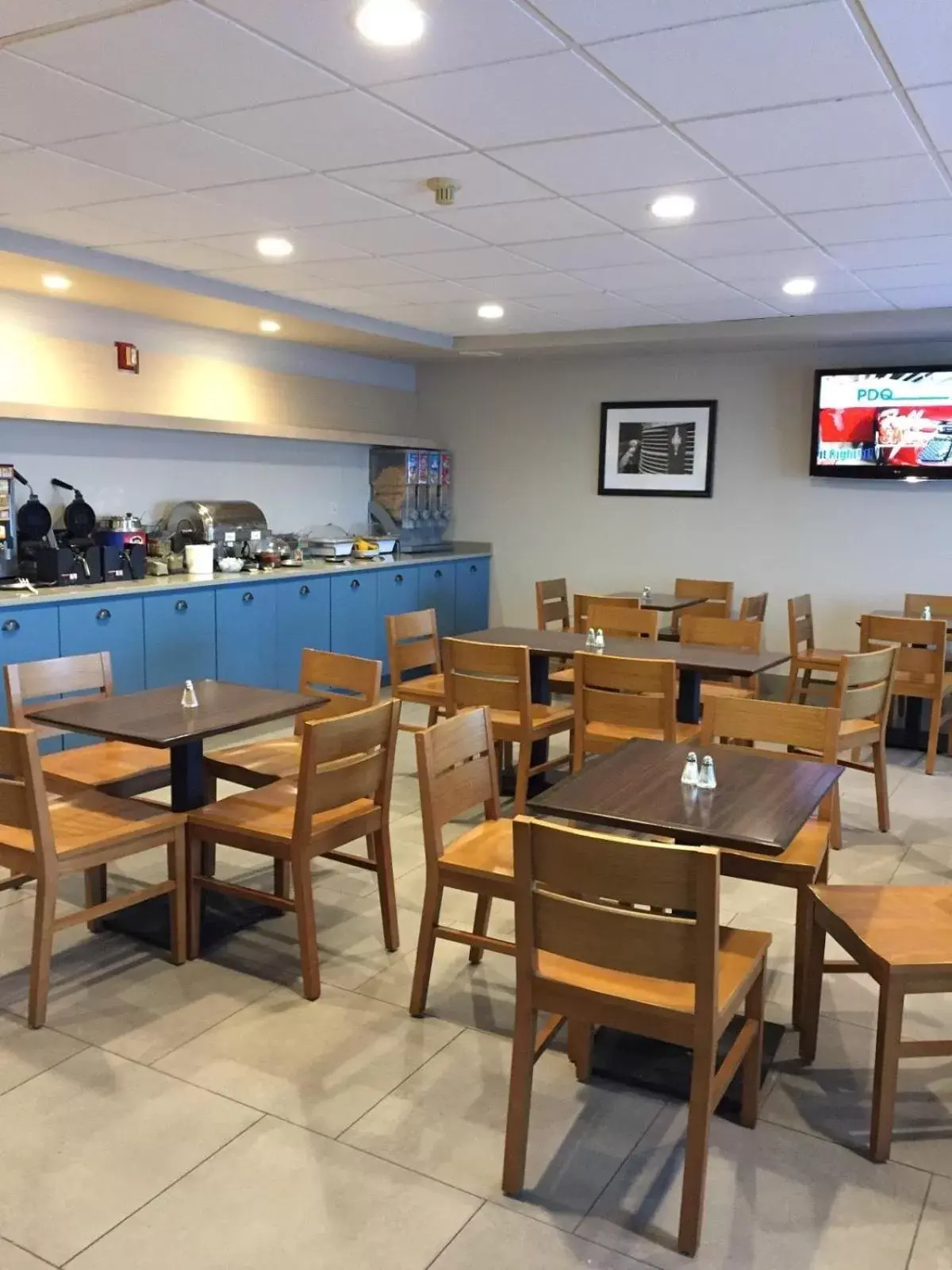 Area and facilities, Restaurant/Places to Eat in Country Inn & Suites by Radisson, Green Bay, WI