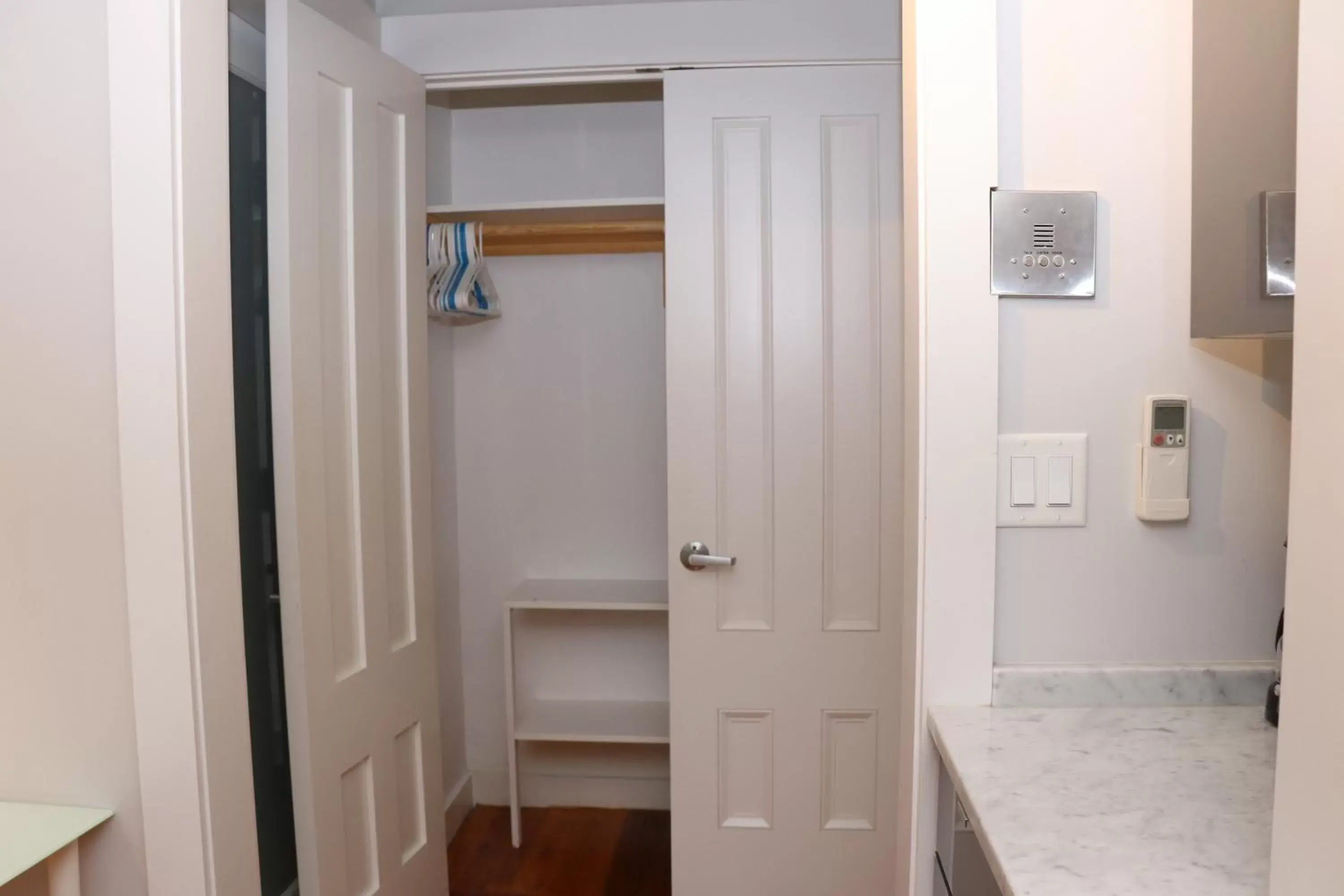 Kitchen or kitchenette, Bathroom in Charming & Stylish Studio on Beacon Hill #15