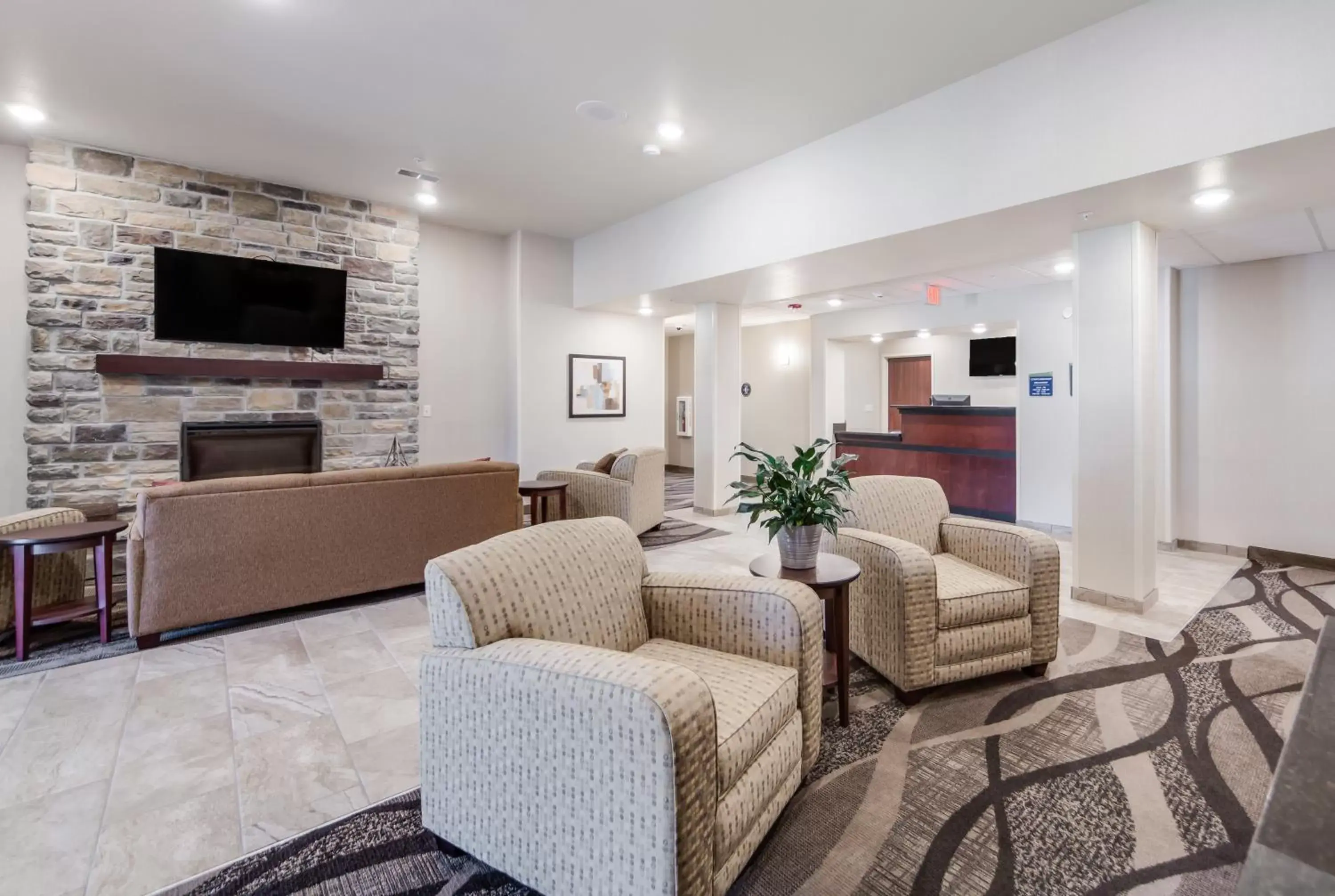 Lobby or reception, Seating Area in Cobblestone Hotel & Suites - Lamar