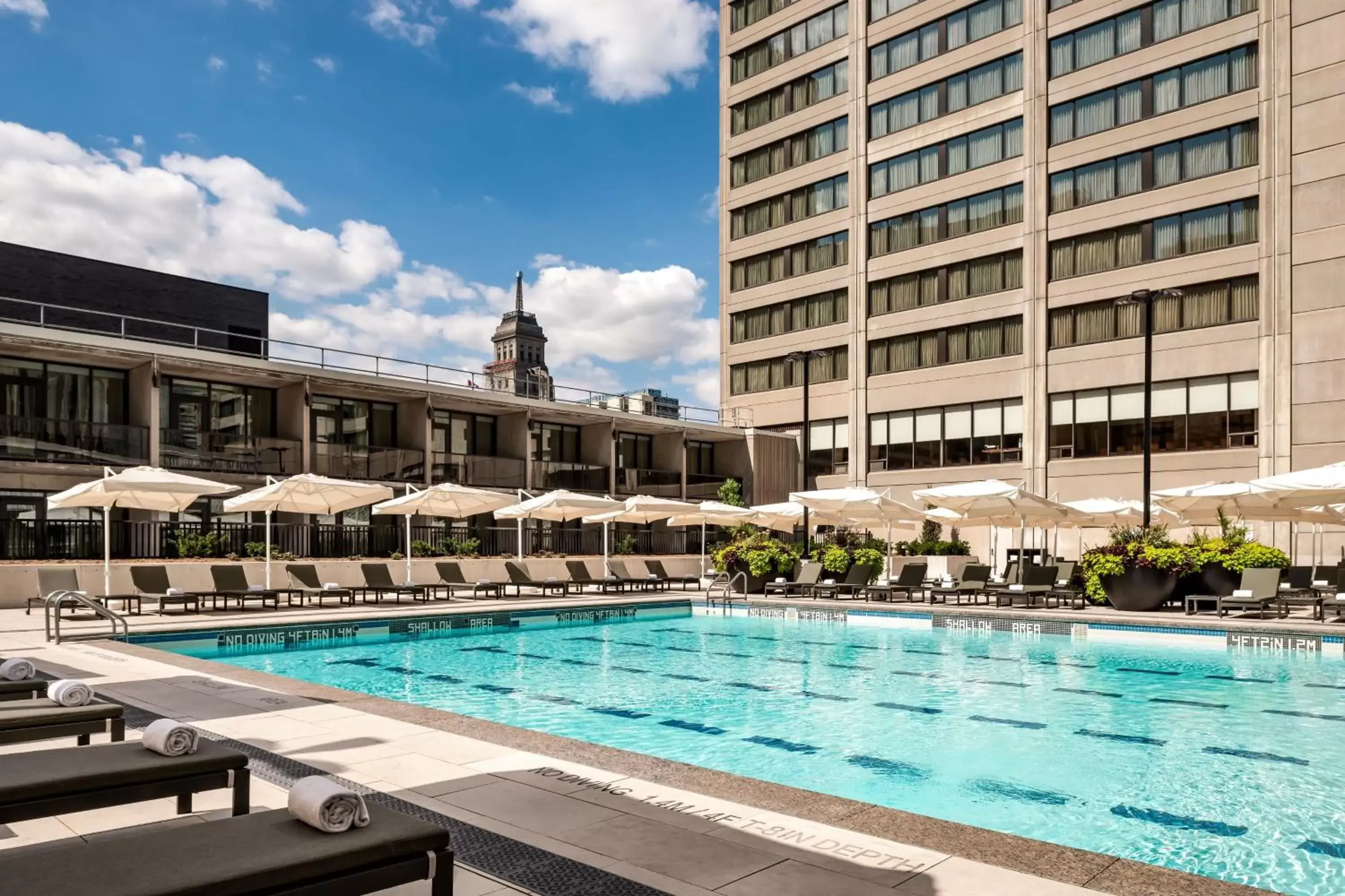 Swimming Pool in Sheraton Centre Toronto Hotel