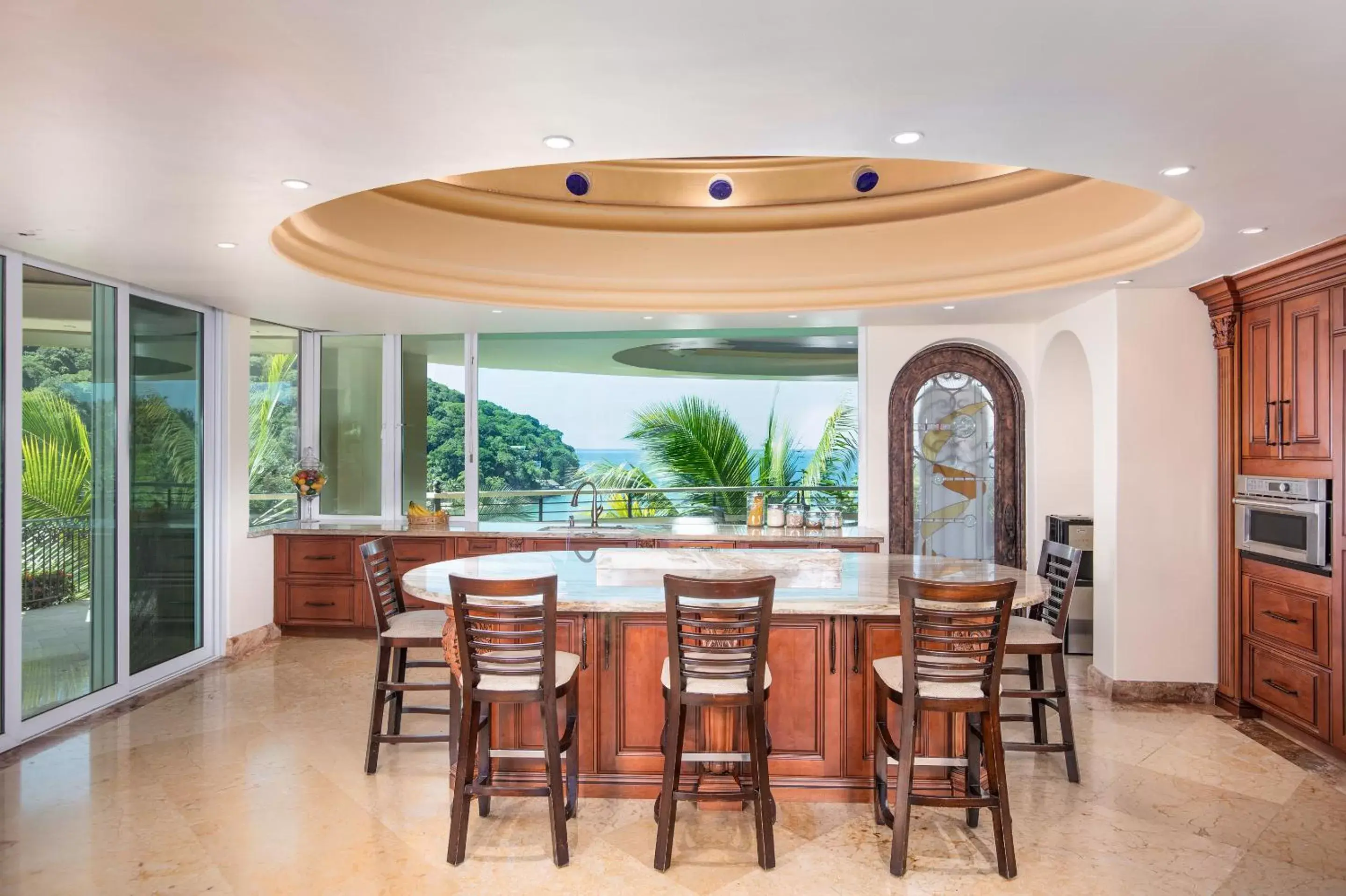 Dining Area in South Shore Villa Armonia Luxury Boutique