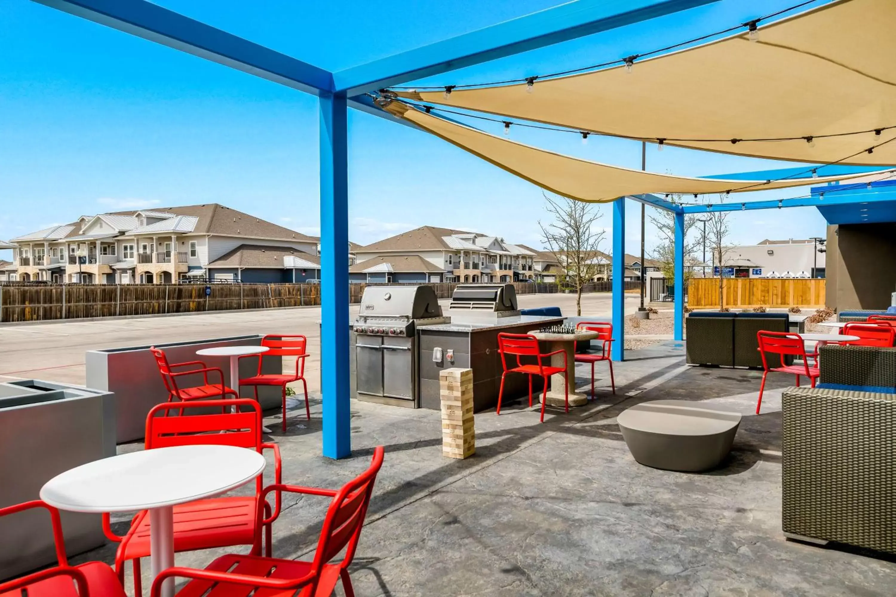 Patio, Restaurant/Places to Eat in Tru By Hilton Midland, Tx