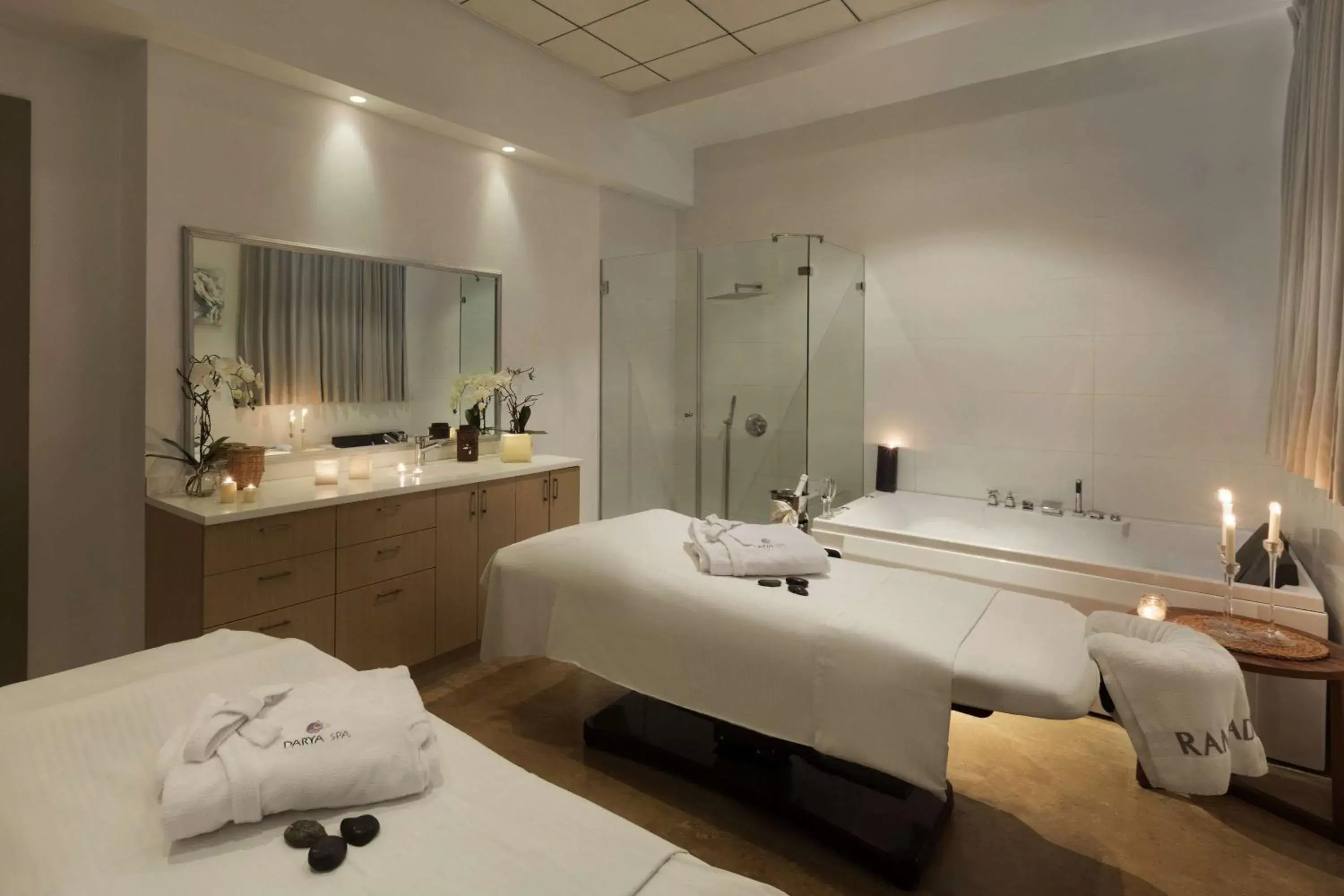 Massage, Bathroom in Ramada Hotel & Suites by Wyndham Netanya