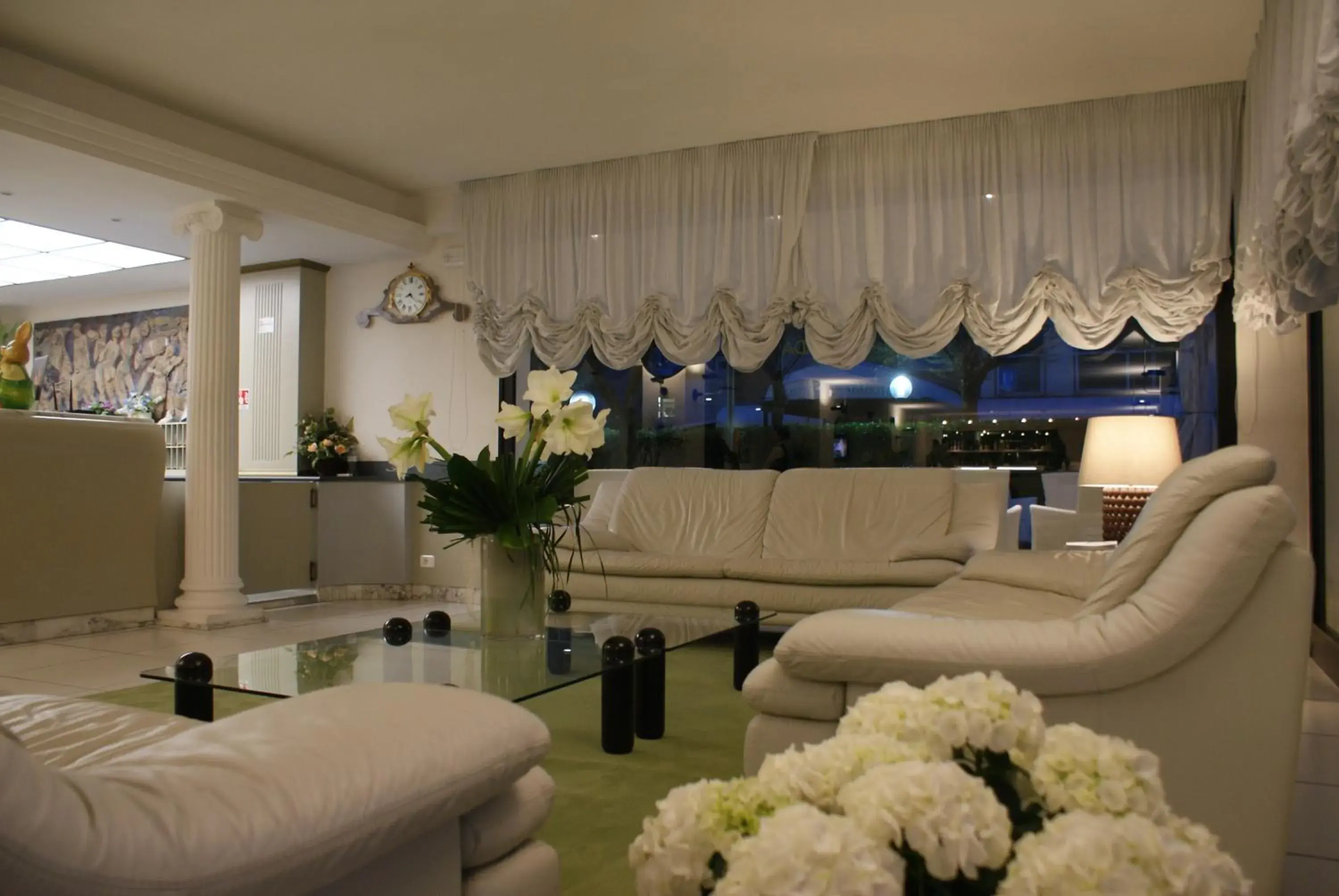Communal lounge/ TV room in Hotel Granada