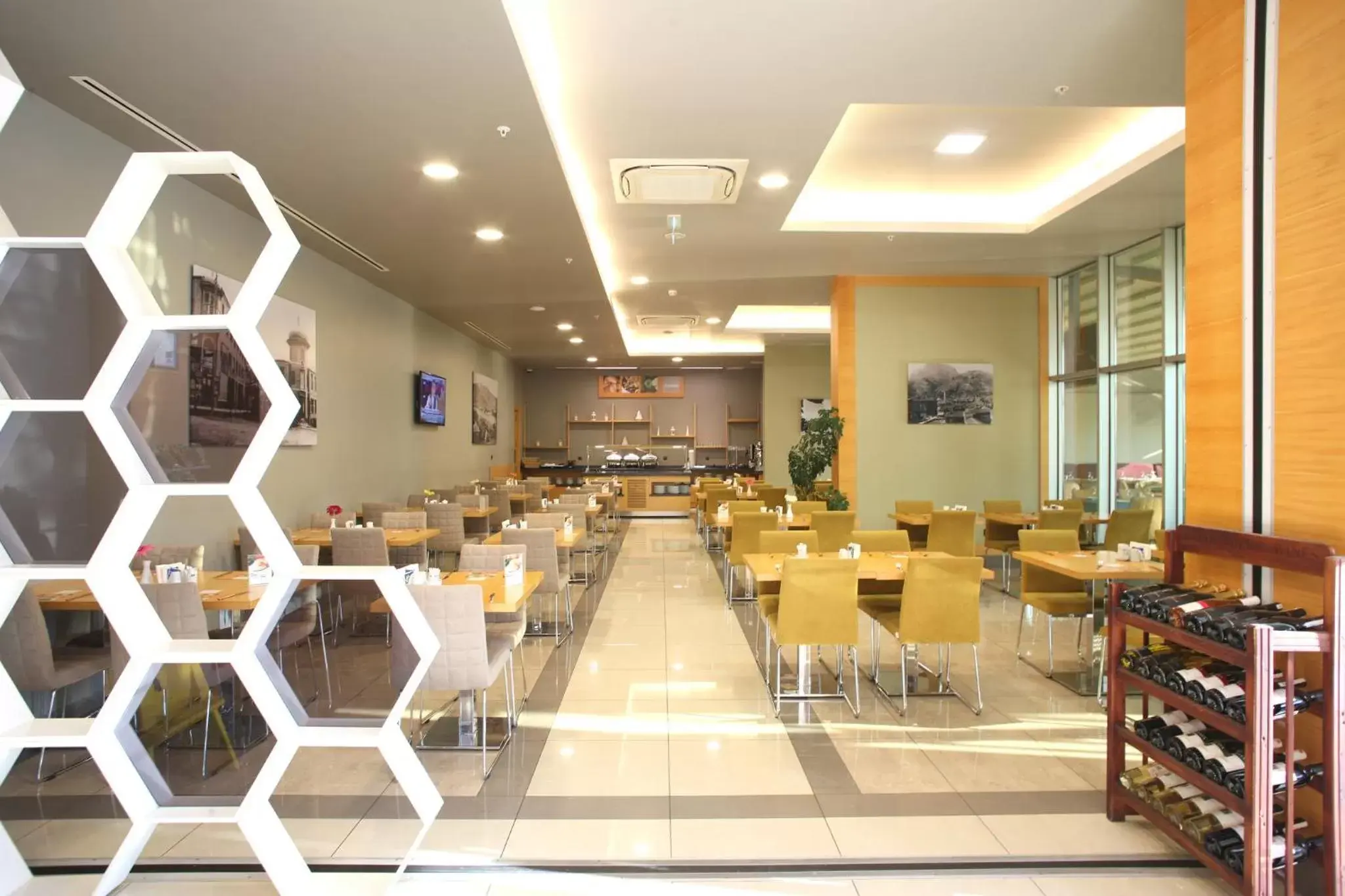 Breakfast, Restaurant/Places to Eat in Holiday Inn Express Manisa-West, an IHG Hotel