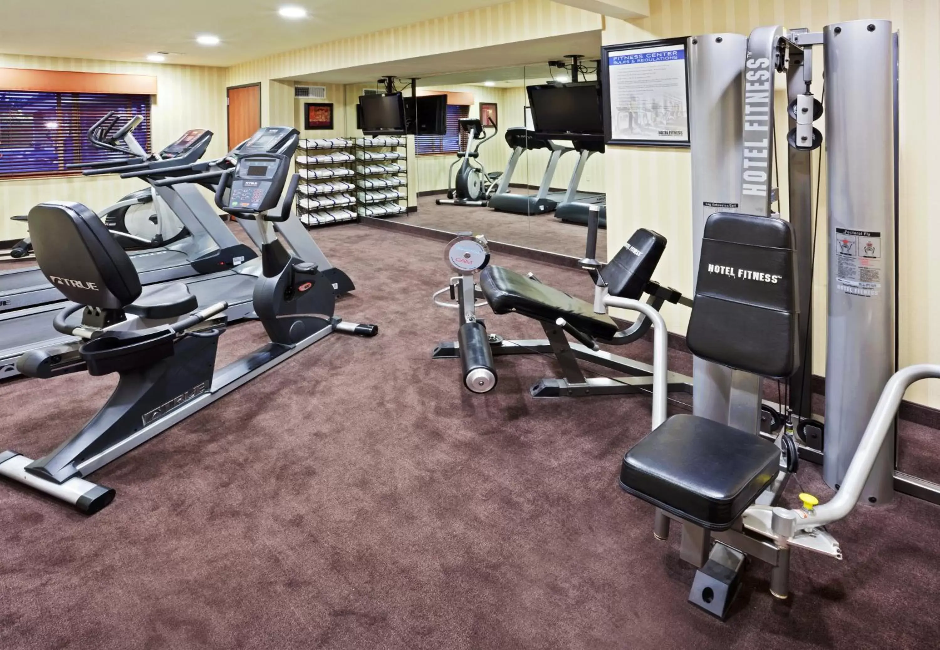 Fitness centre/facilities, Fitness Center/Facilities in Holiday Inn Express Portland South - Lake Oswego, an IHG Hotel