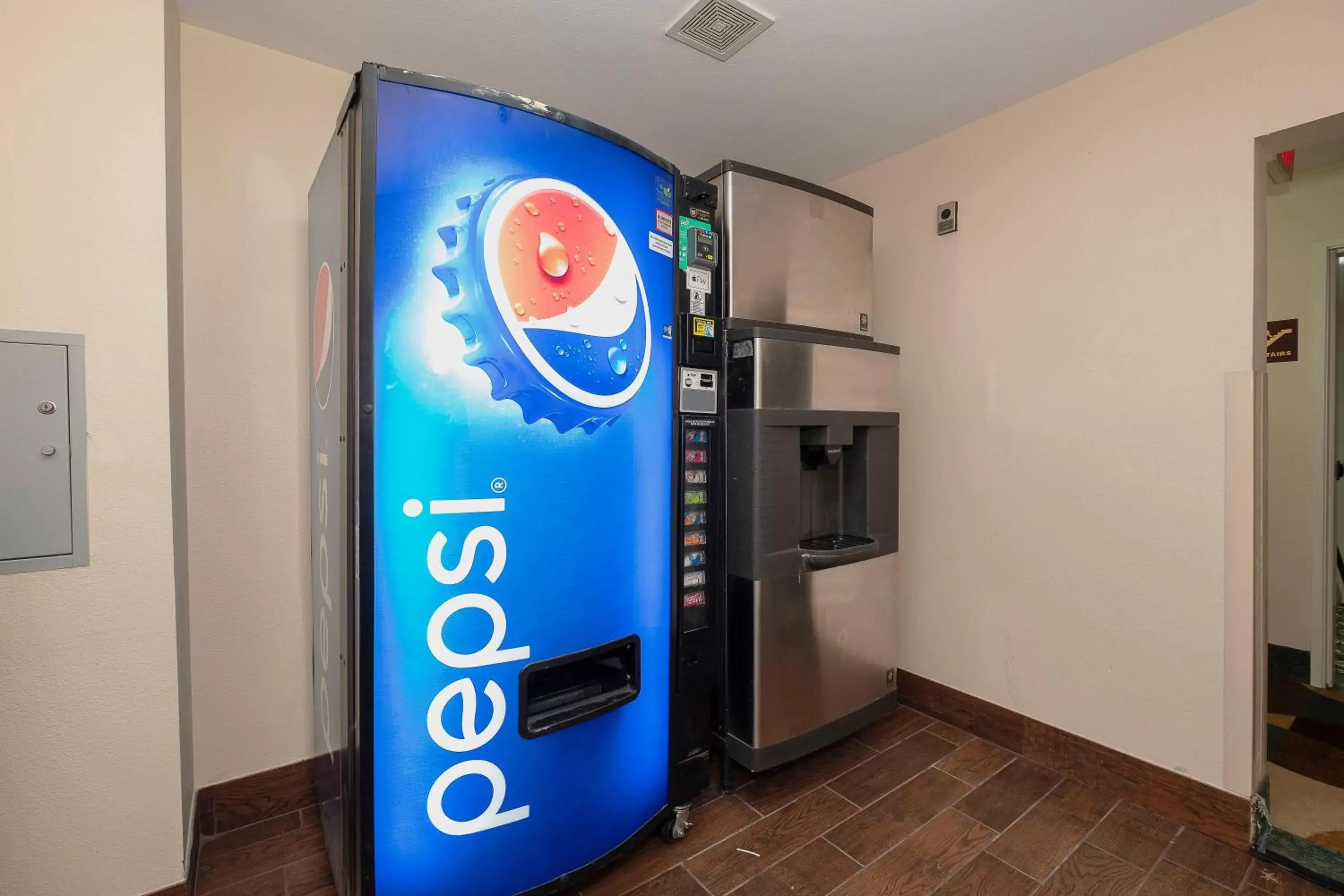 Property building in Red Roof Inn & Suites Monee Property building in Red Roof Inn & Suites Monee