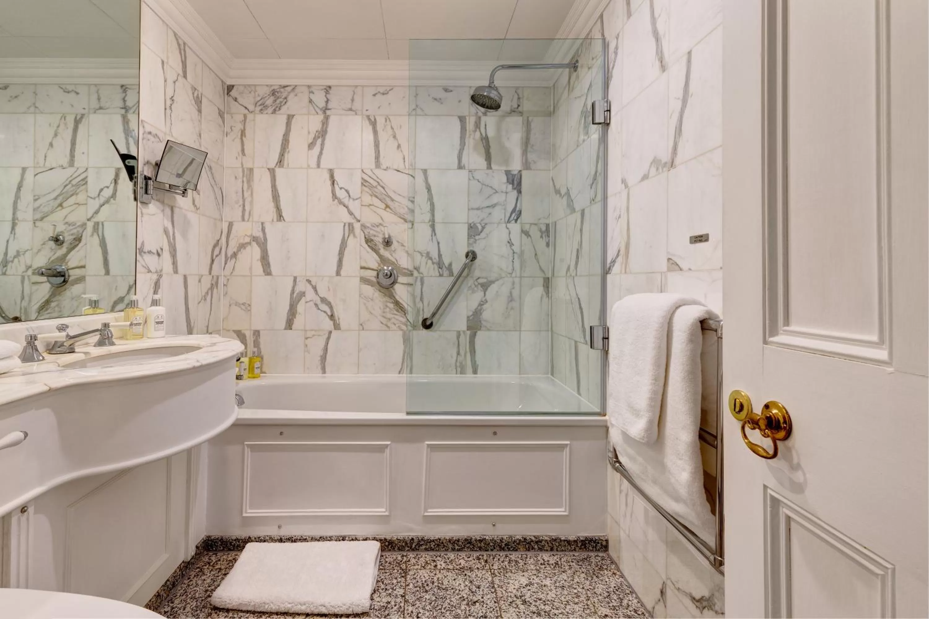 Bathroom in Dukes London