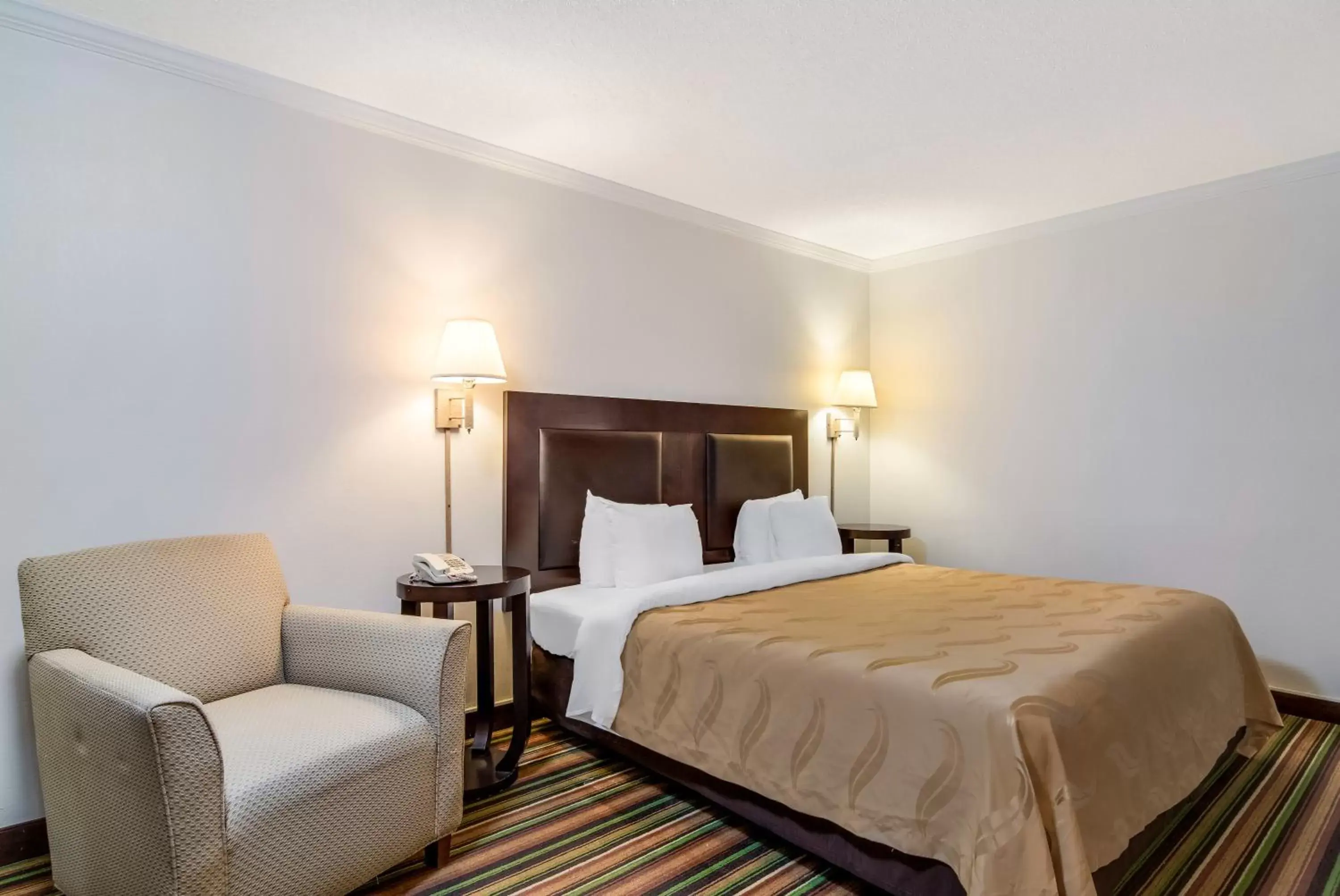 Photo of the whole room, Bed in Quality Inn Marietta
