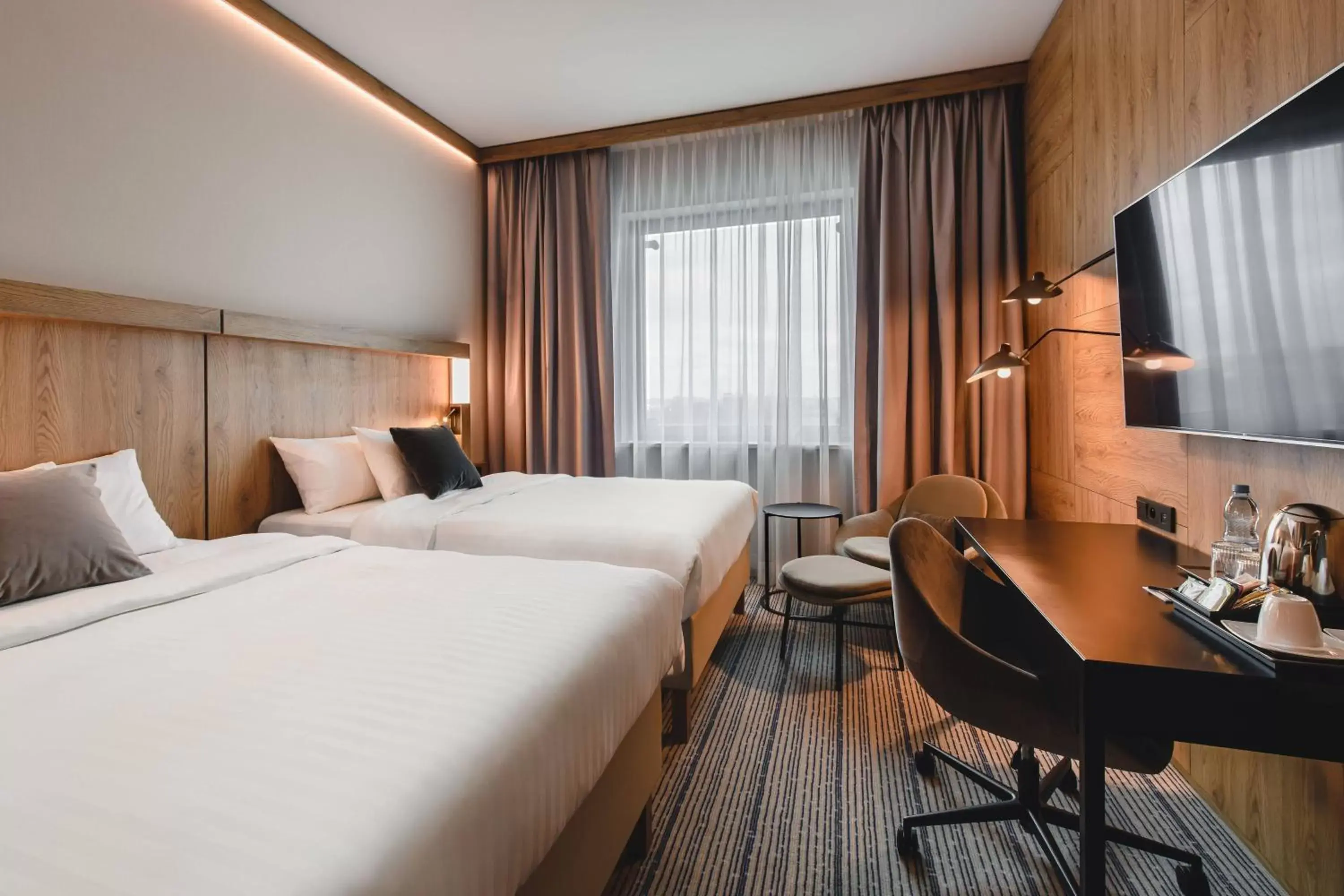 Photo of the whole room, Bed in Courtyard by Marriott Warsaw Airport