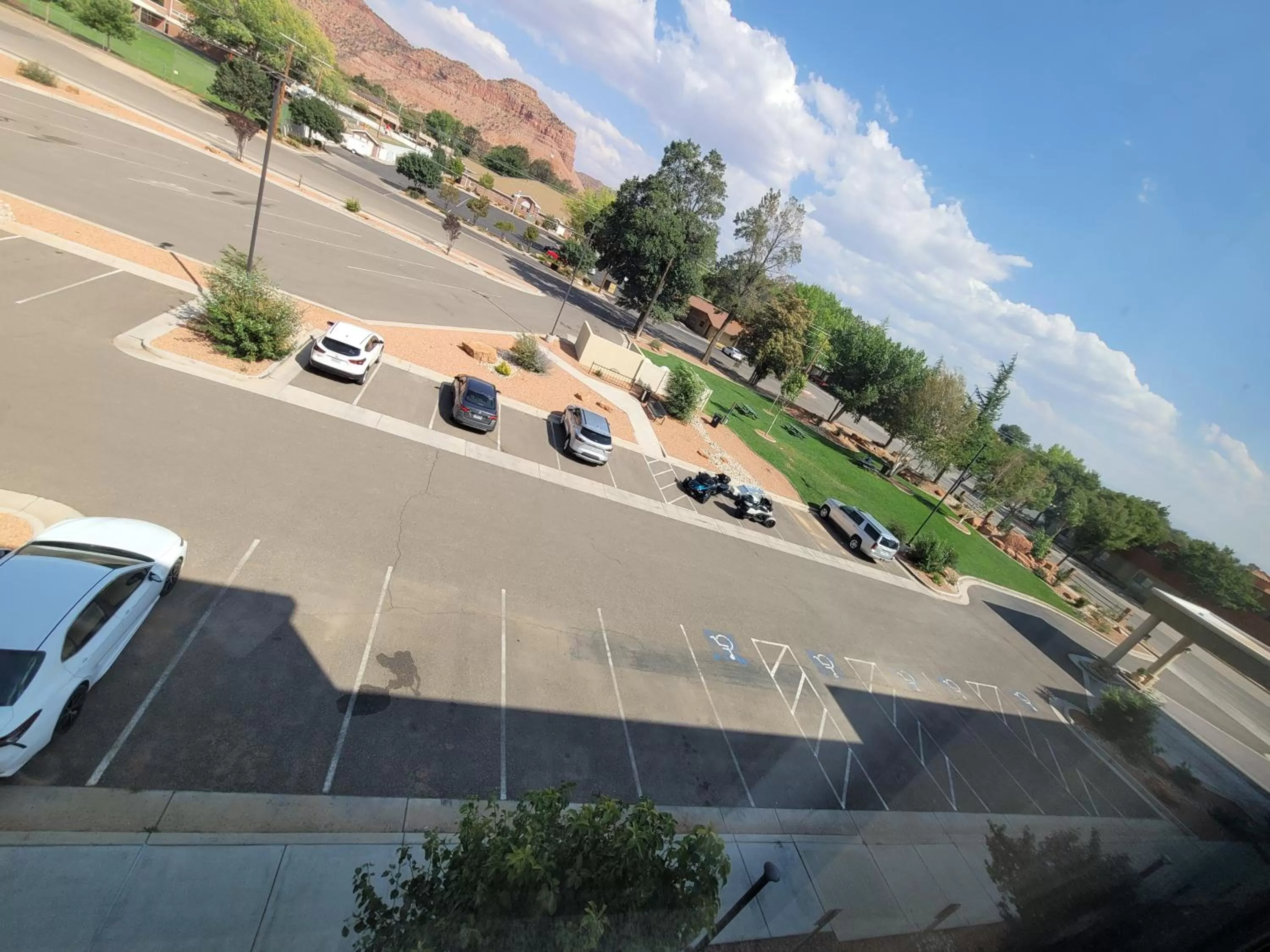 Parking in Comfort Suites Kanab National Park Area
