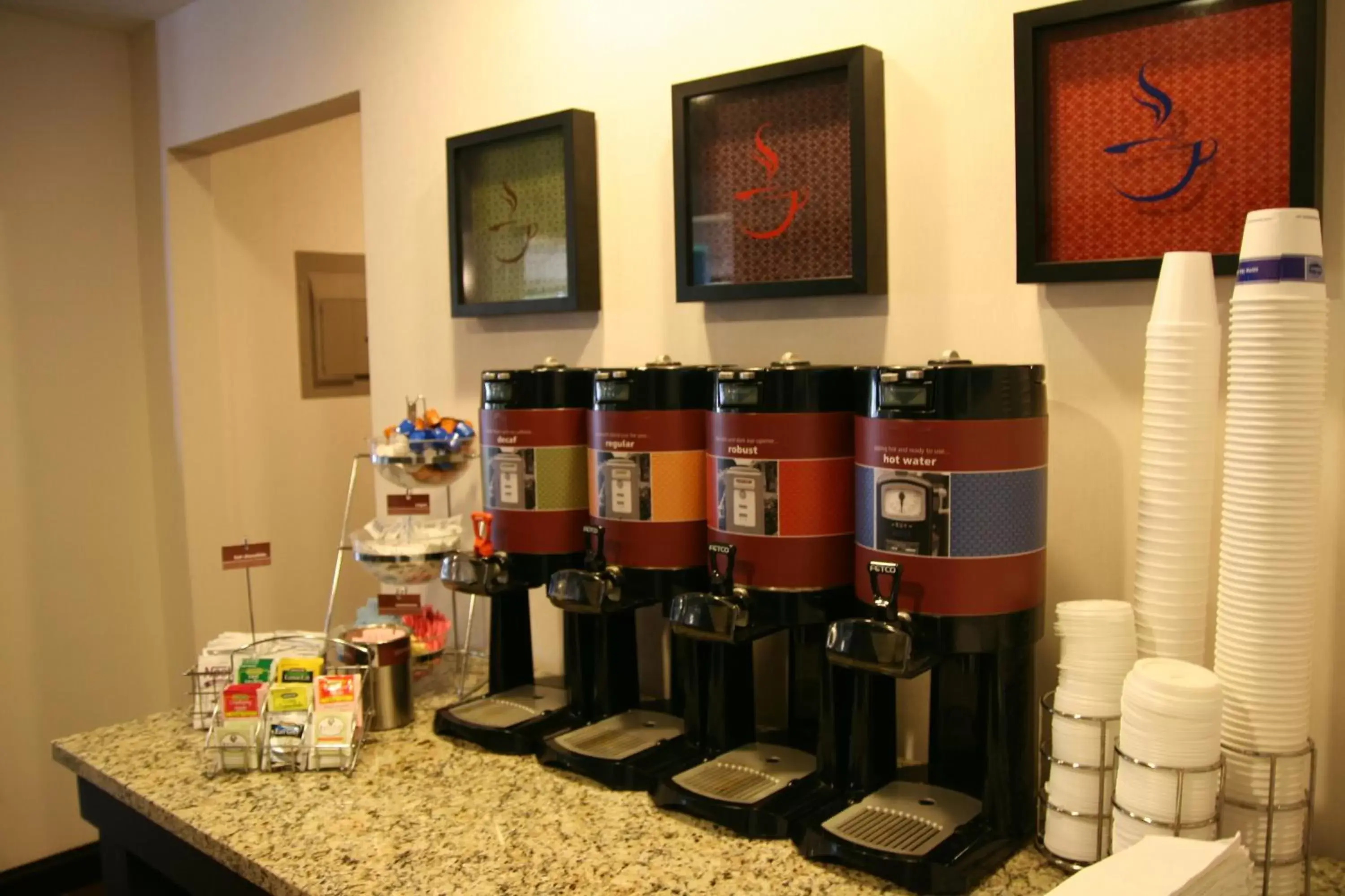 Coffee/tea facilities in Wingate by Wyndham Colorado Springs