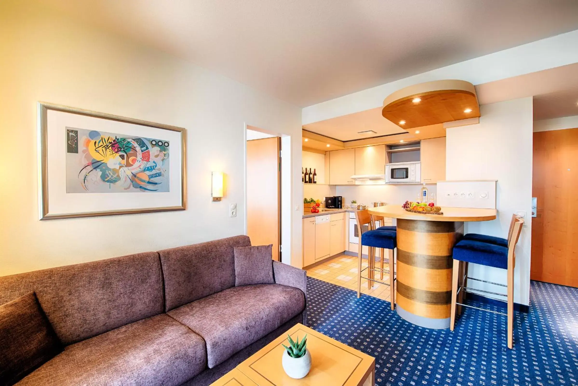 Kitchen or kitchenette, Seating Area in Welcome Hotel Wesel