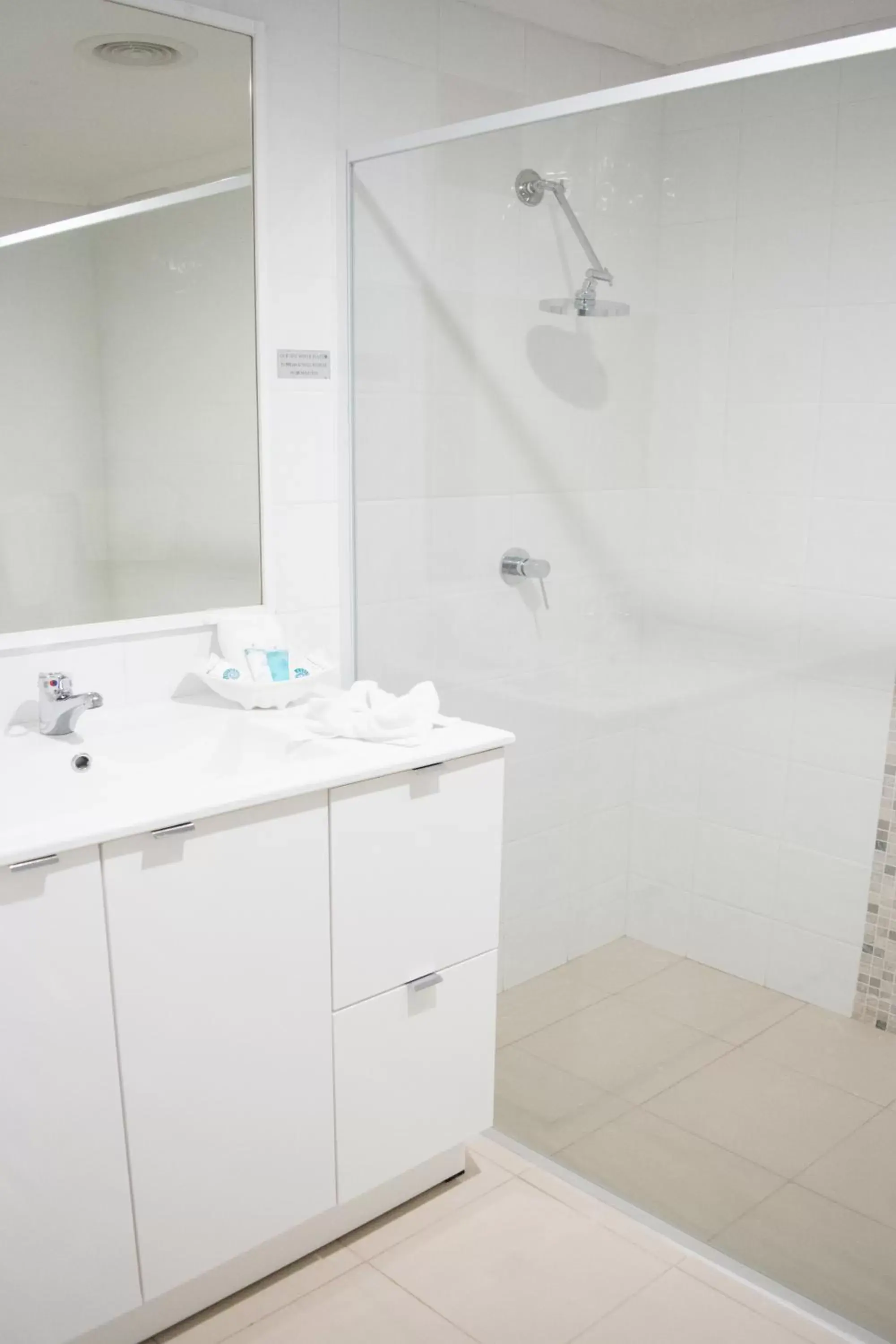 Shower, Bathroom in Beachside Holiday Apartments