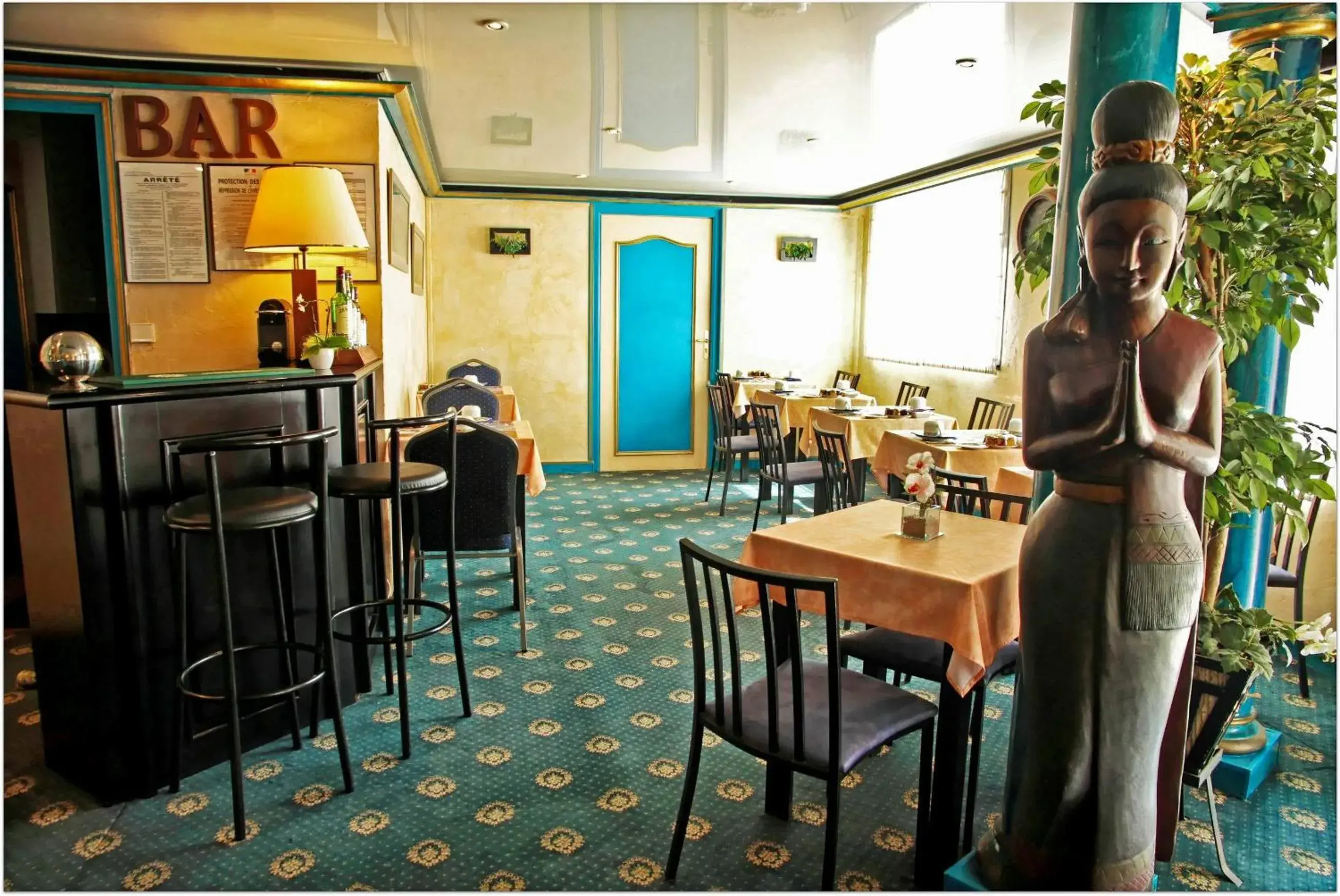 Lounge or bar, Restaurant/Places to Eat in Hotel De Clisson Saint Brieuc